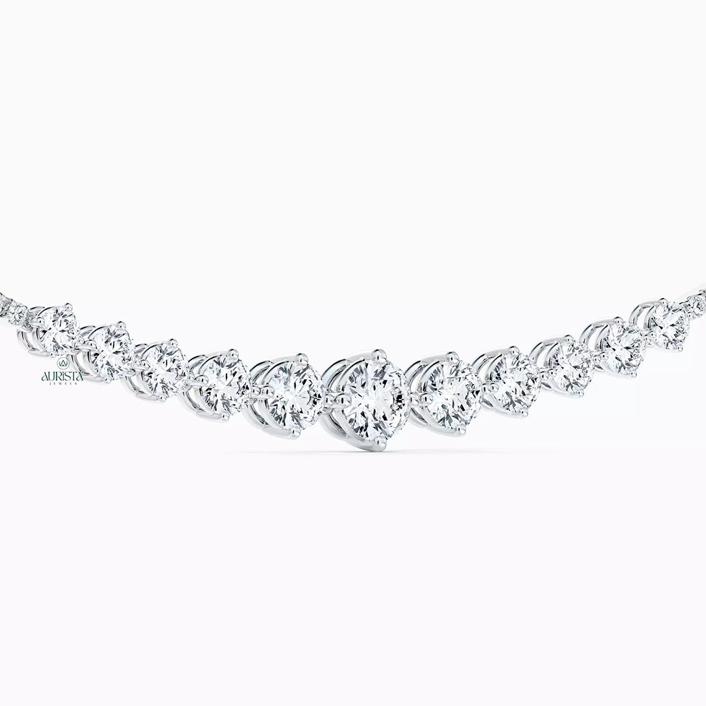 Starry Glow Round Diamond Necklace in Gold