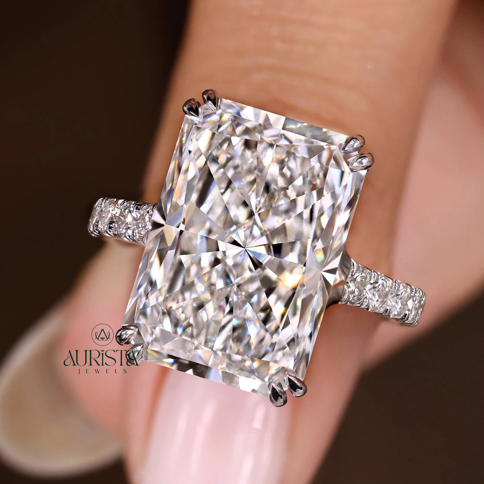 Forever Pave Grace – Classic Ring with Soft Sparkle