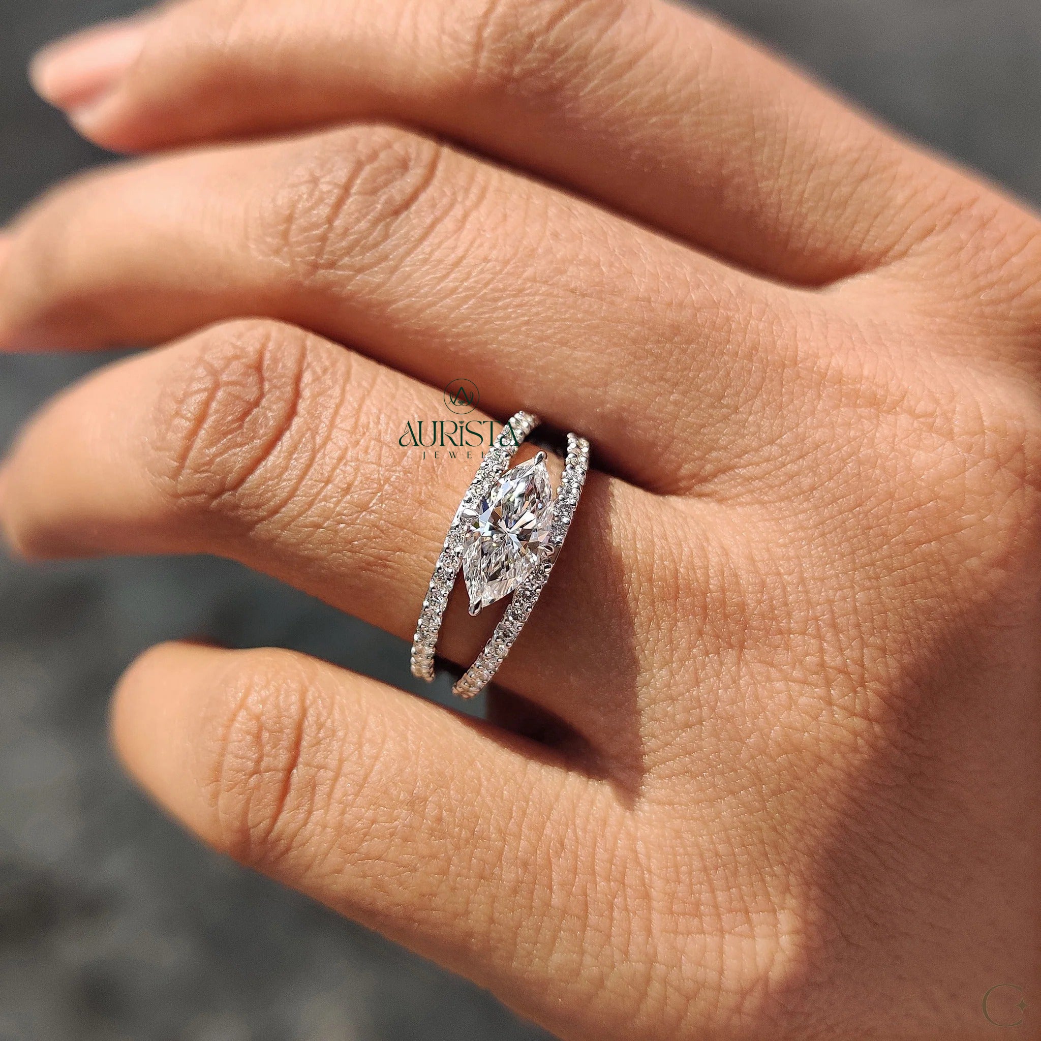 Sacred Pave Glow – Rich Ring with Dazzling Sparkle