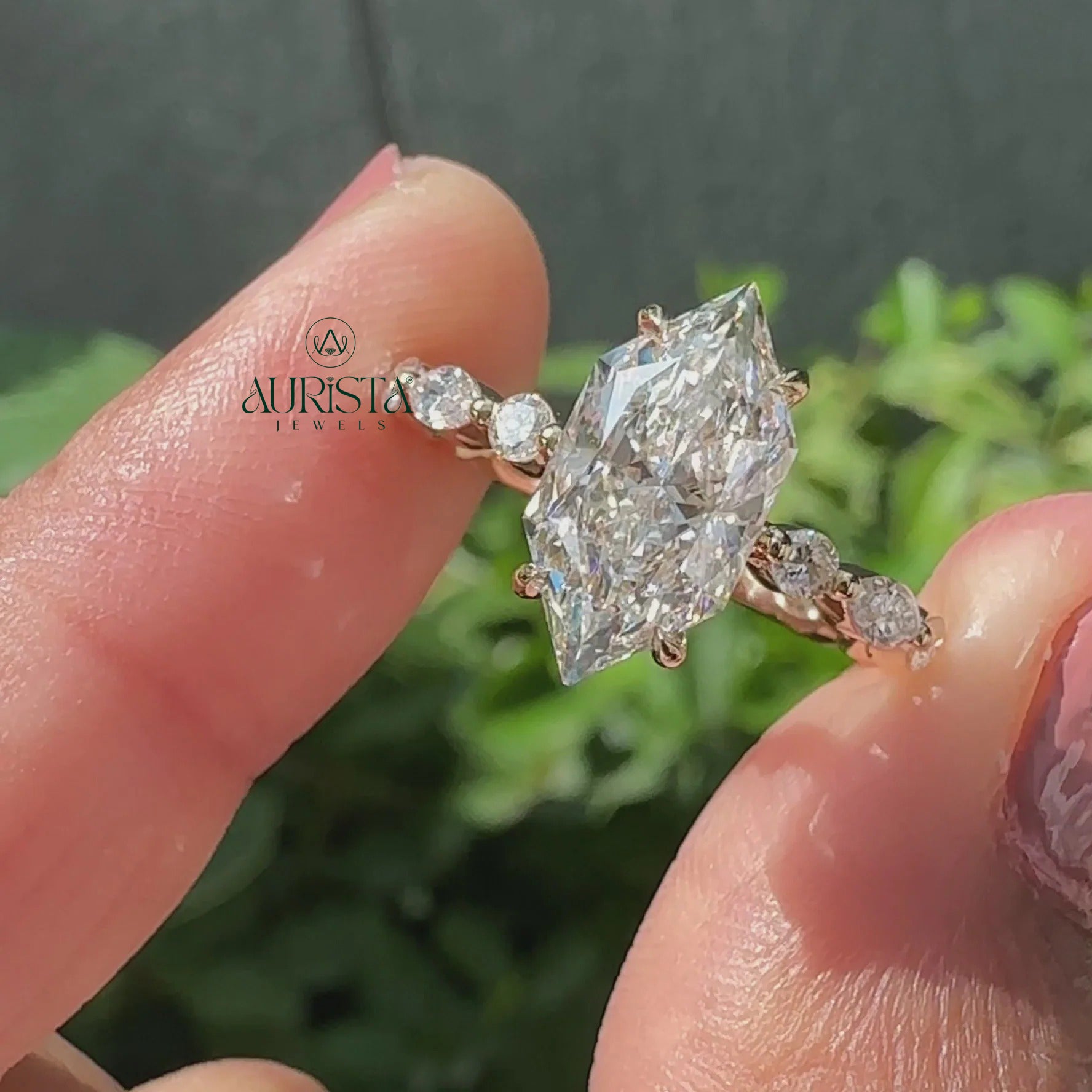 Endless Glow – Elegant Finish with Sparkling Touch