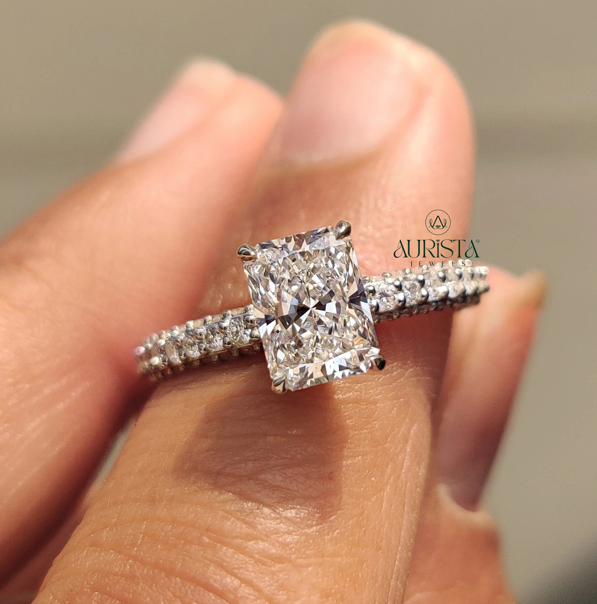 Pure Pave Radiance – Luxe Ring with Sparkling Glow