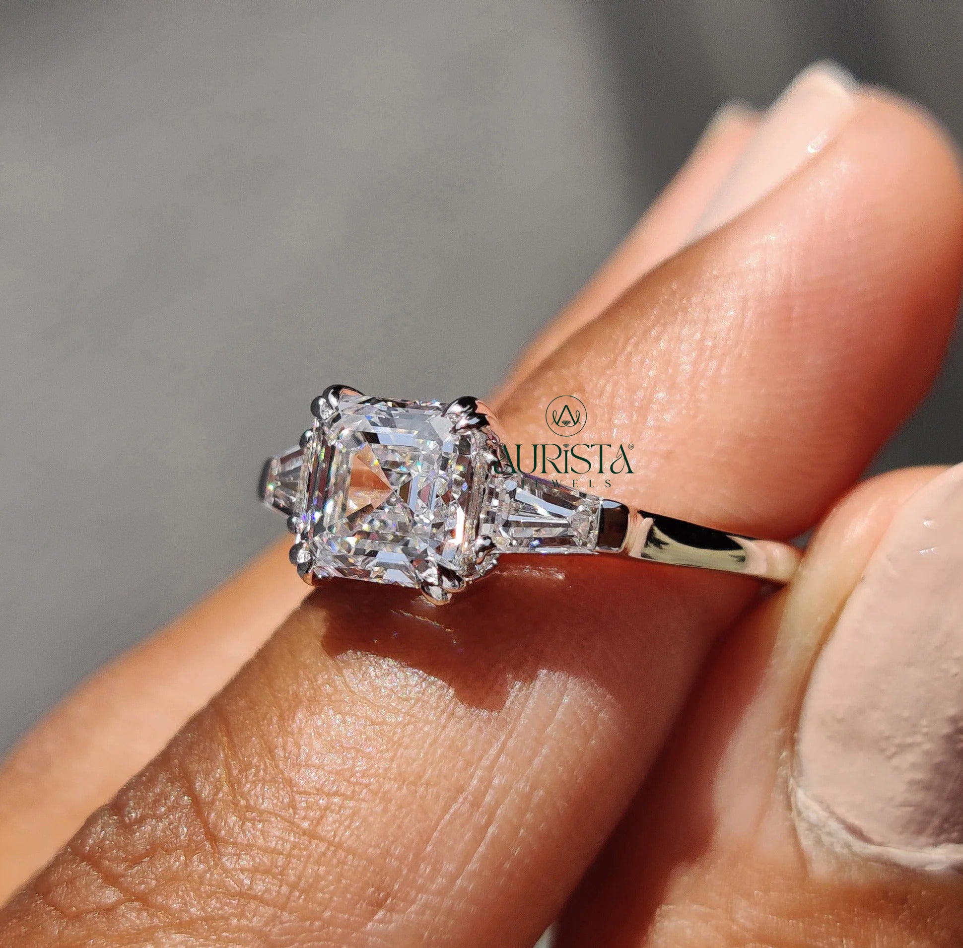 Promise of Love – Fine Ring with Sparkling Diamond