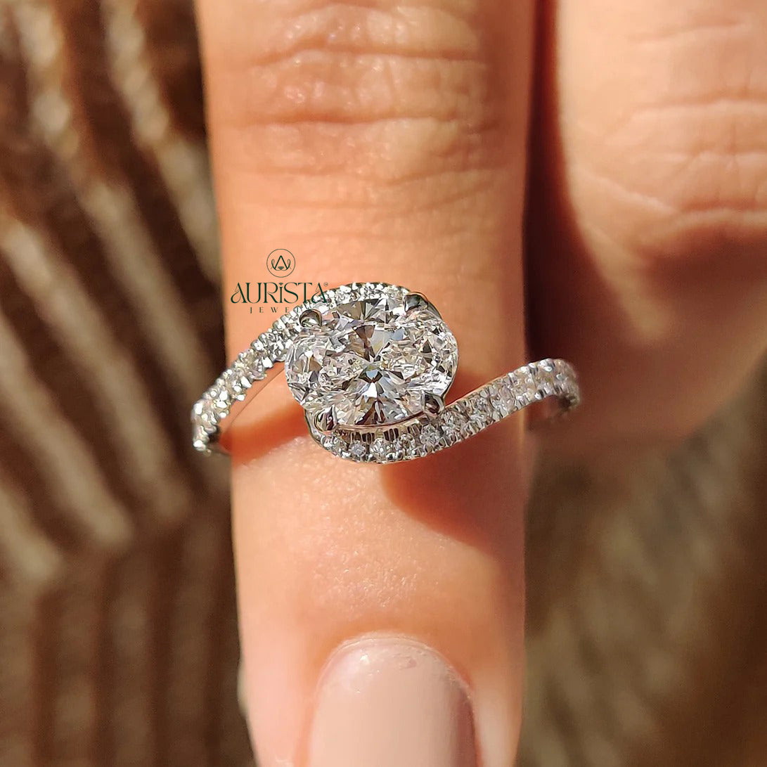 Sacred Pave Glow – Rich Ring with Dazzling Sparkle
