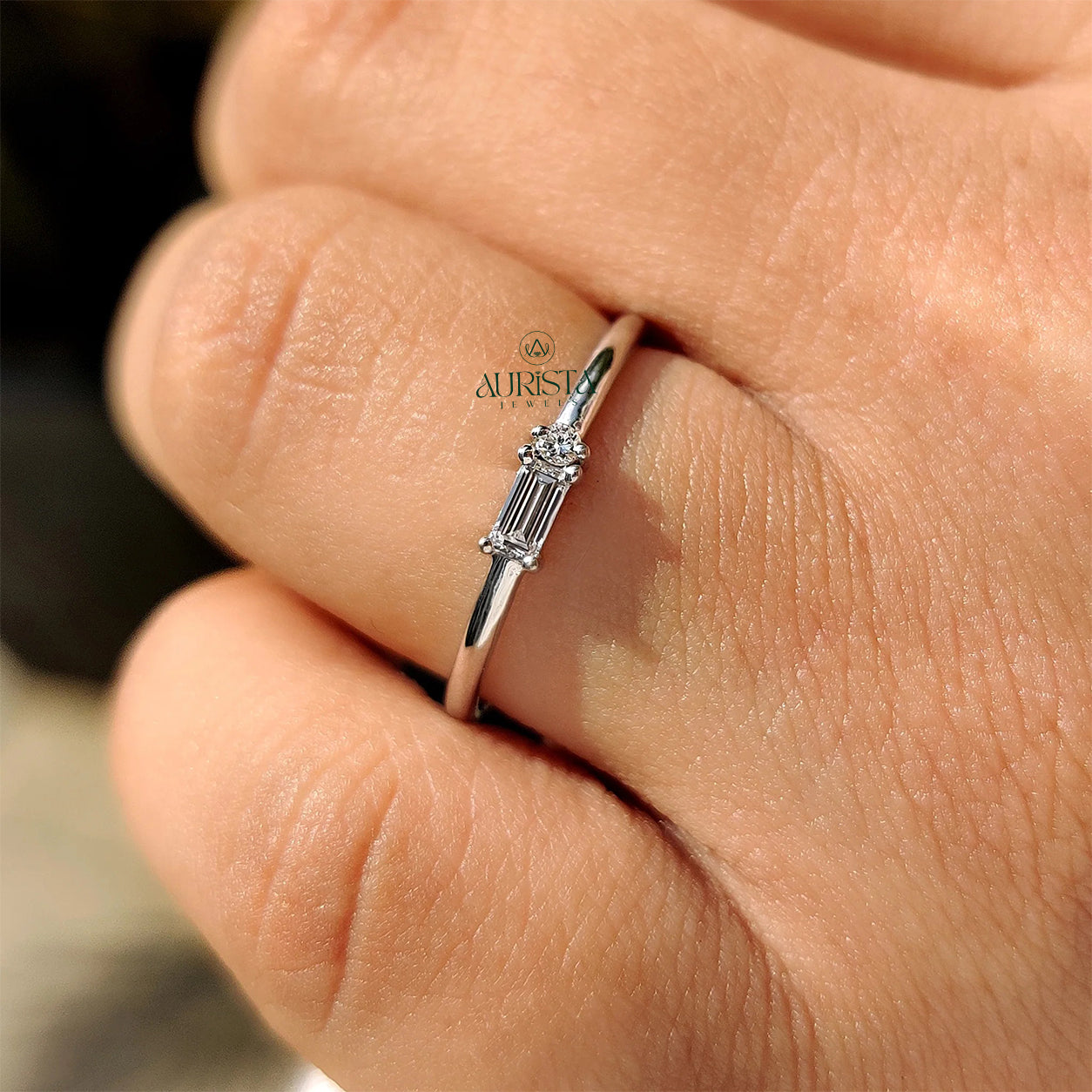 Timeless Glow – Premium Ring with Elegant Diamond