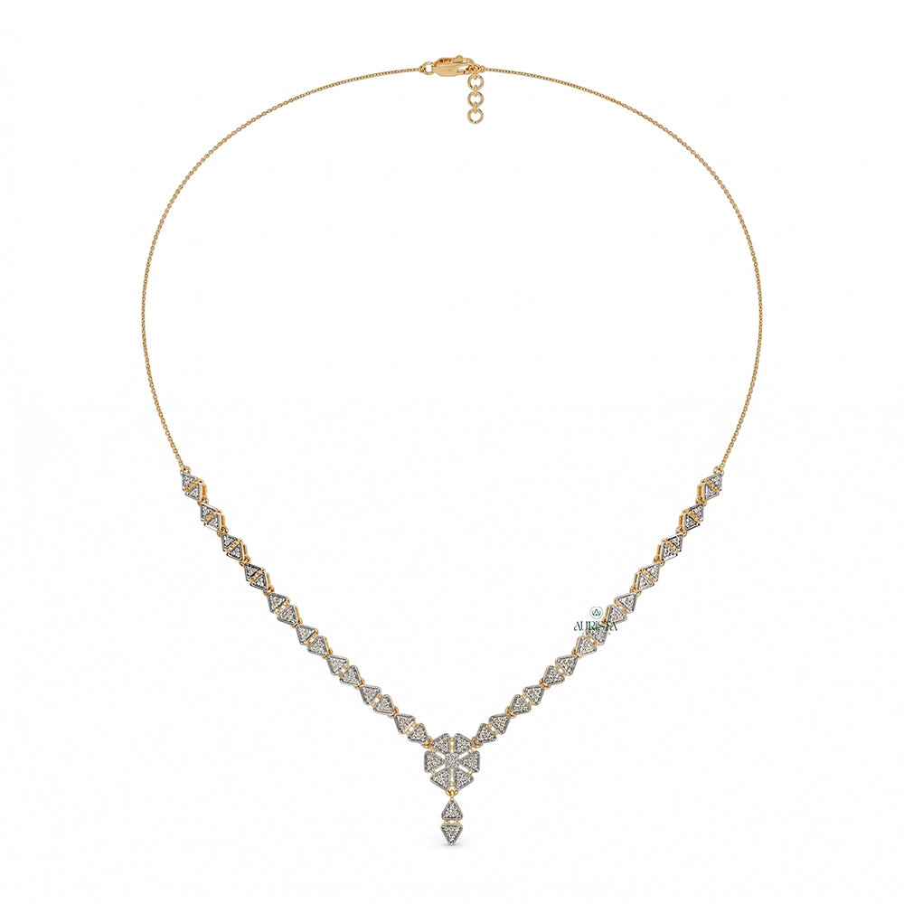 Starry Glow Round Diamond Necklace in Gold