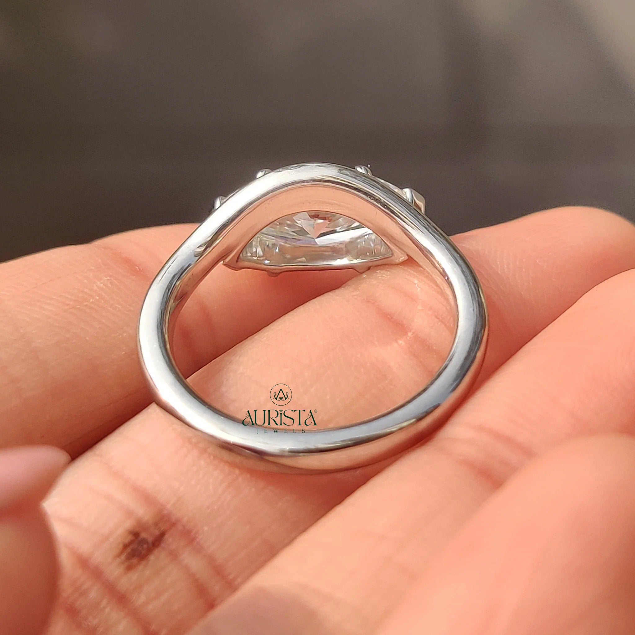 Timeless Diamond Solitaire with Elegant Finish