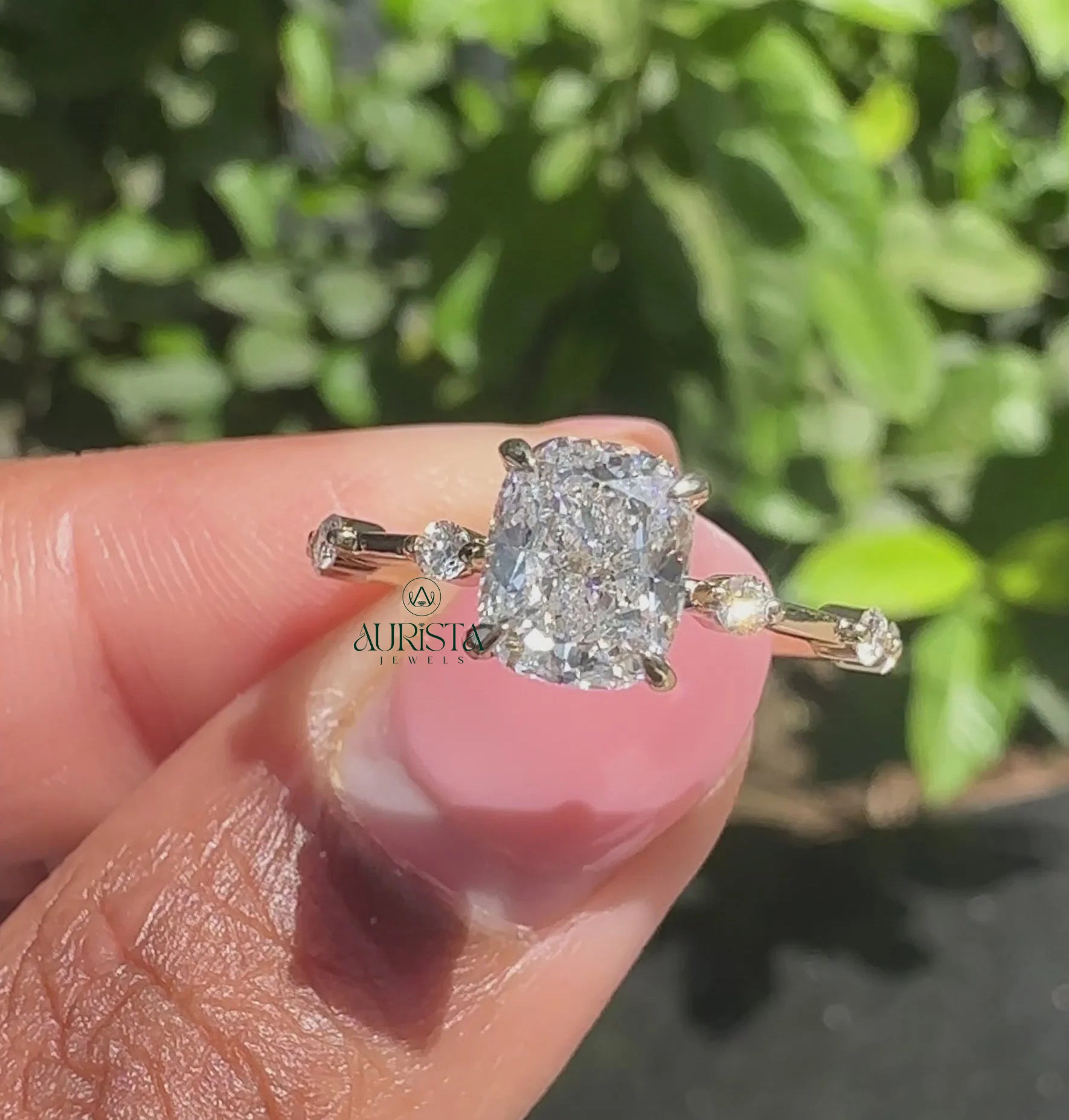 Endless Pave Grace – Luxe Band with Radiant Glow