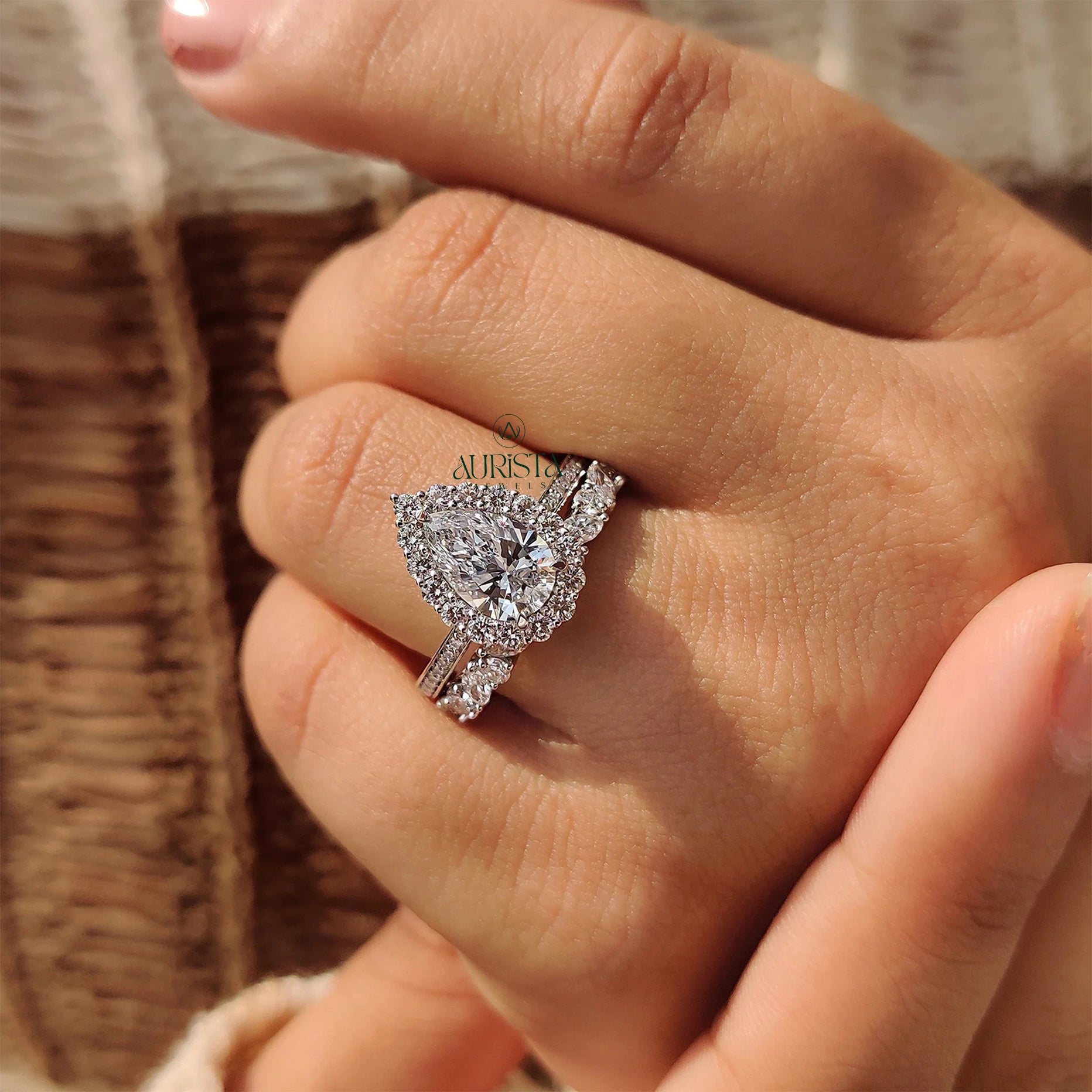 Promise of Shine – Fine Elegance with Sparkling Glow