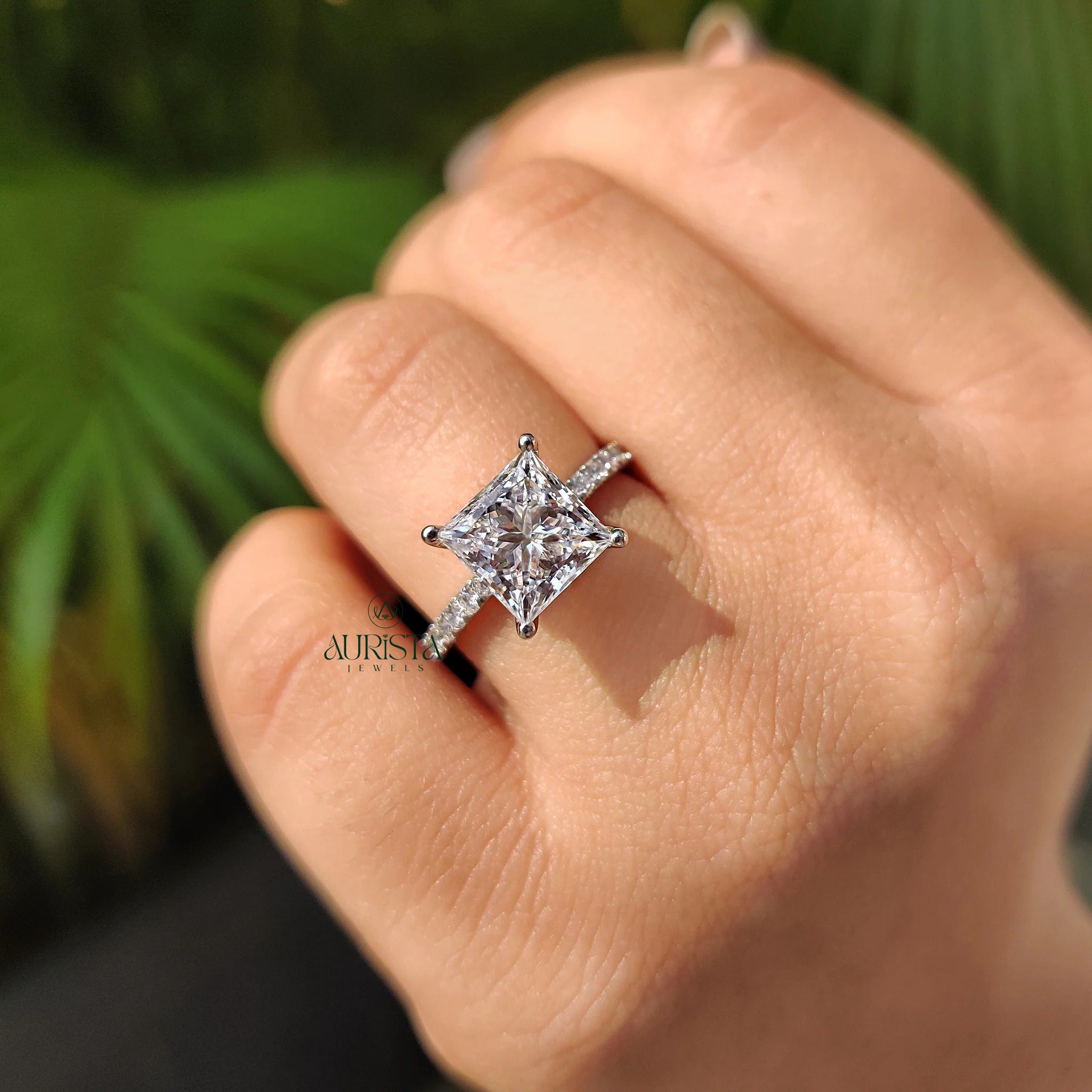 Eternal Pave Beauty – Premium Ring with Brilliant Glow