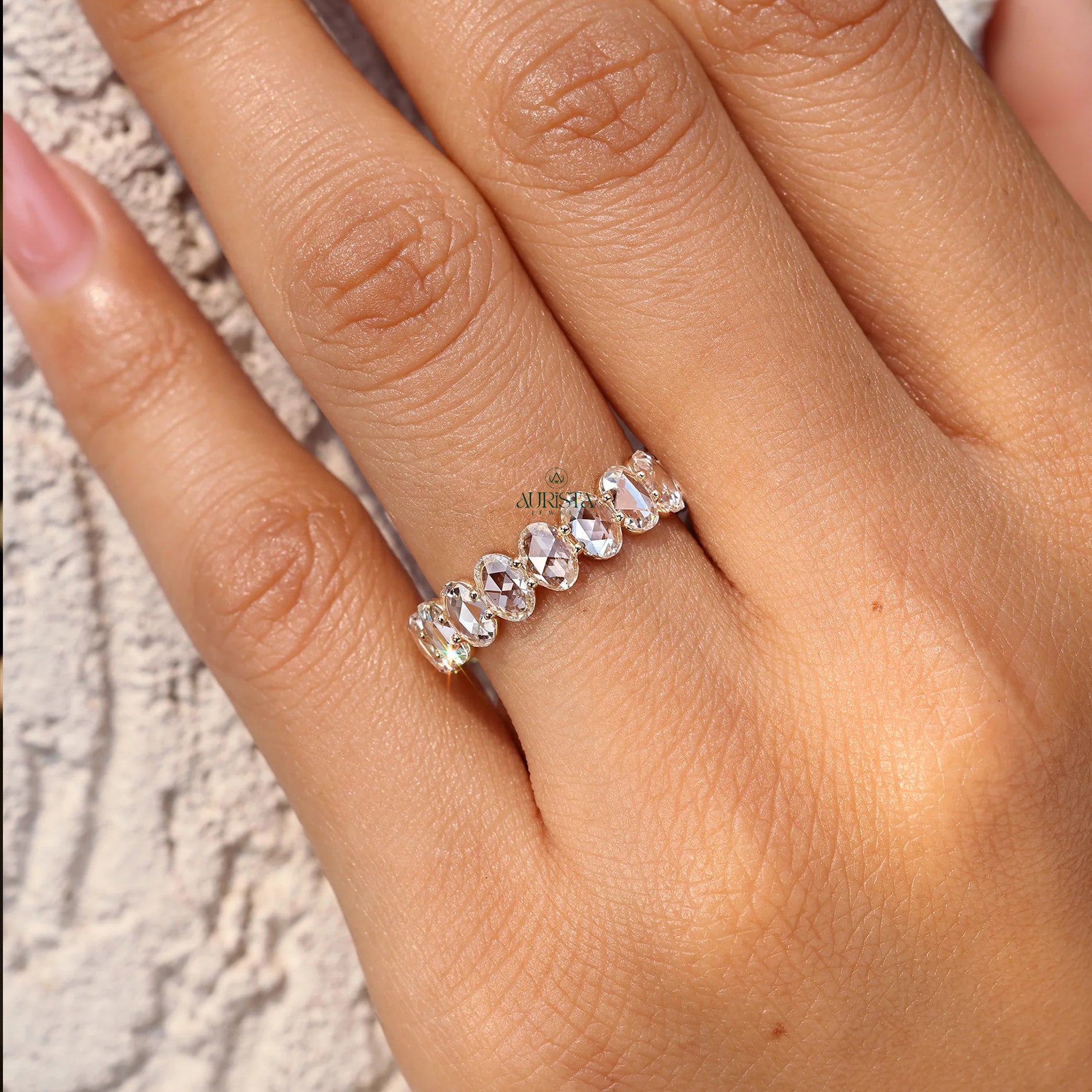 Timeless Glow – Premium Ring with Elegant Diamond