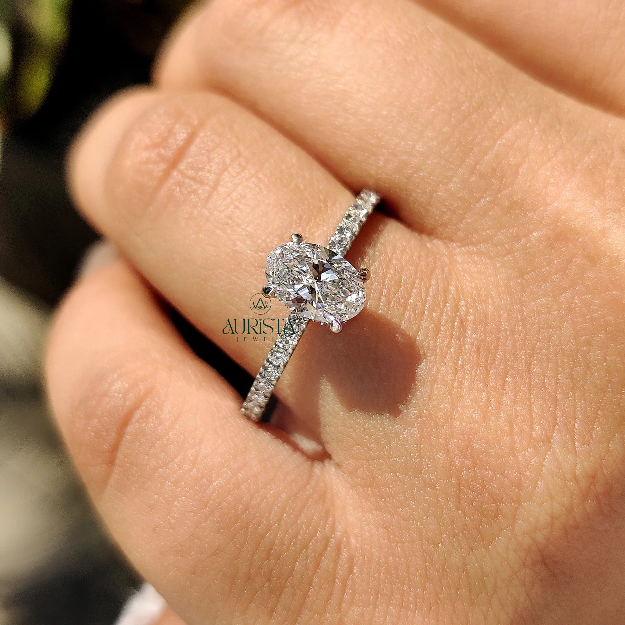 Infinite Pave Glow – Luxe Ring with Fine Shine