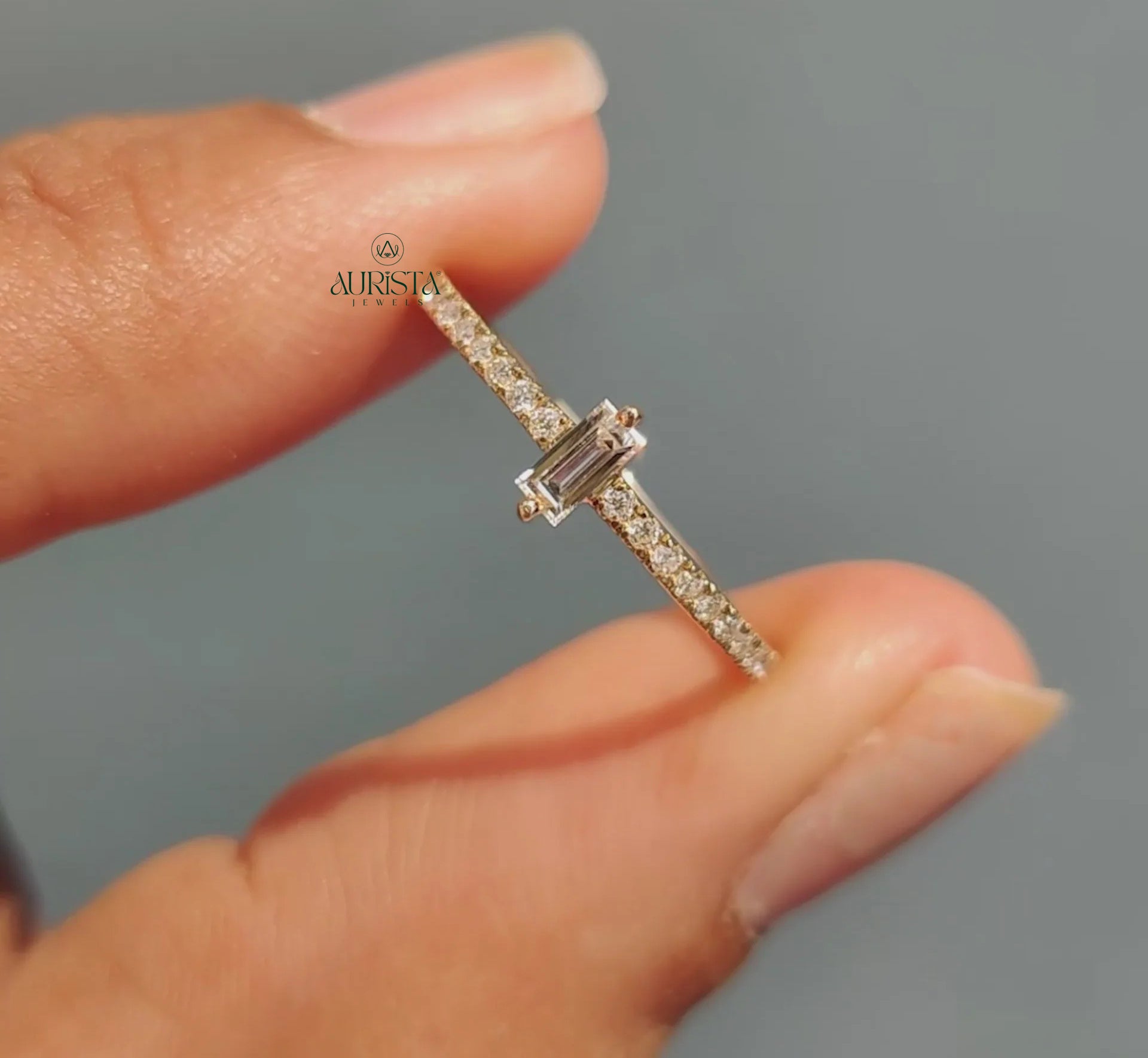 Timeless Pave Shine – Premium Ring with Elegant Glow