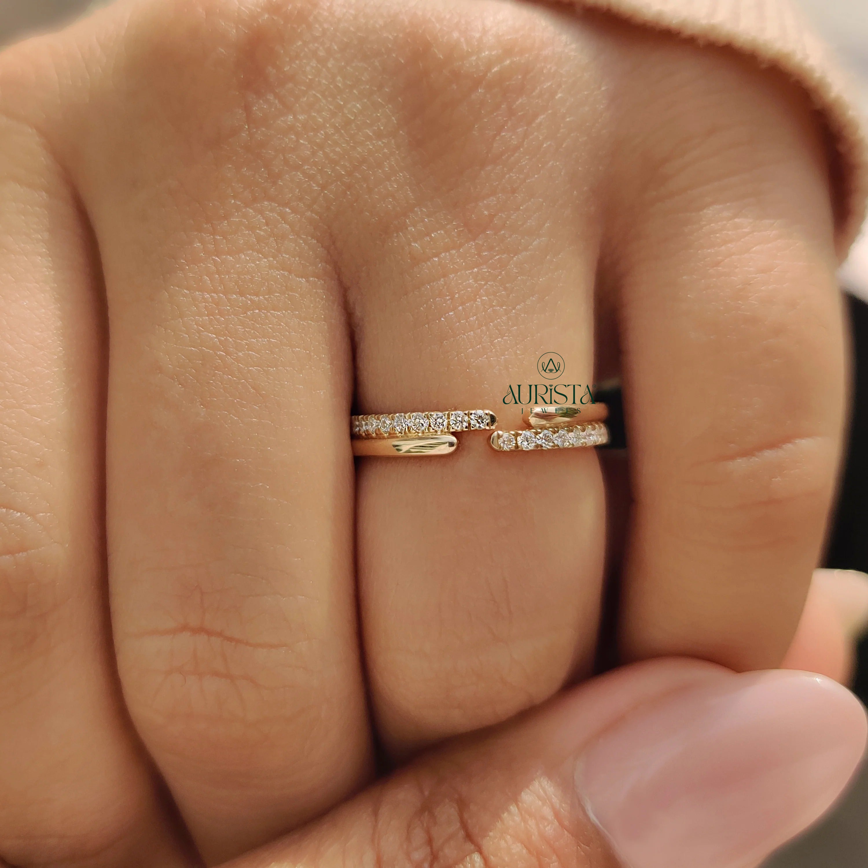Golden Grace – Royal Elegance with Brilliant Shine