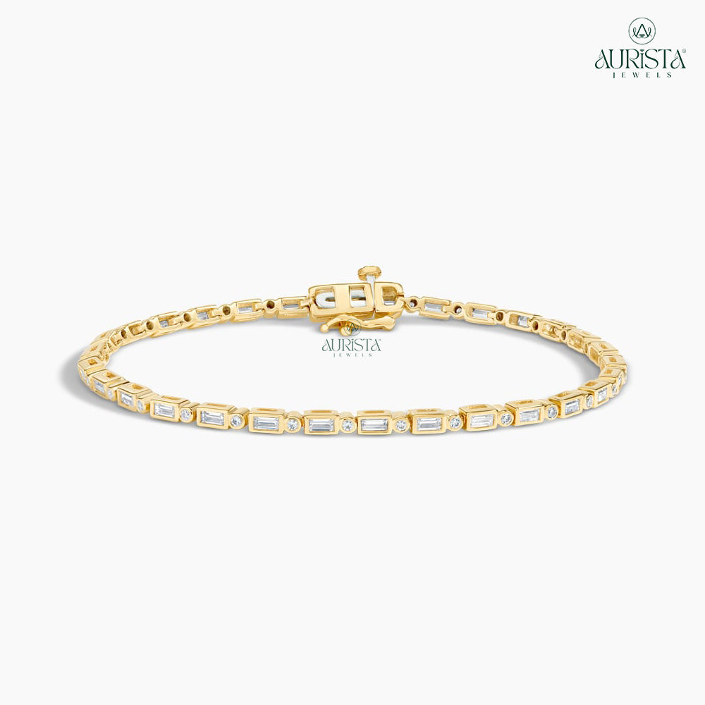 Graceful Bond Yellow Gold Bracelet with Baguette Diamonds
