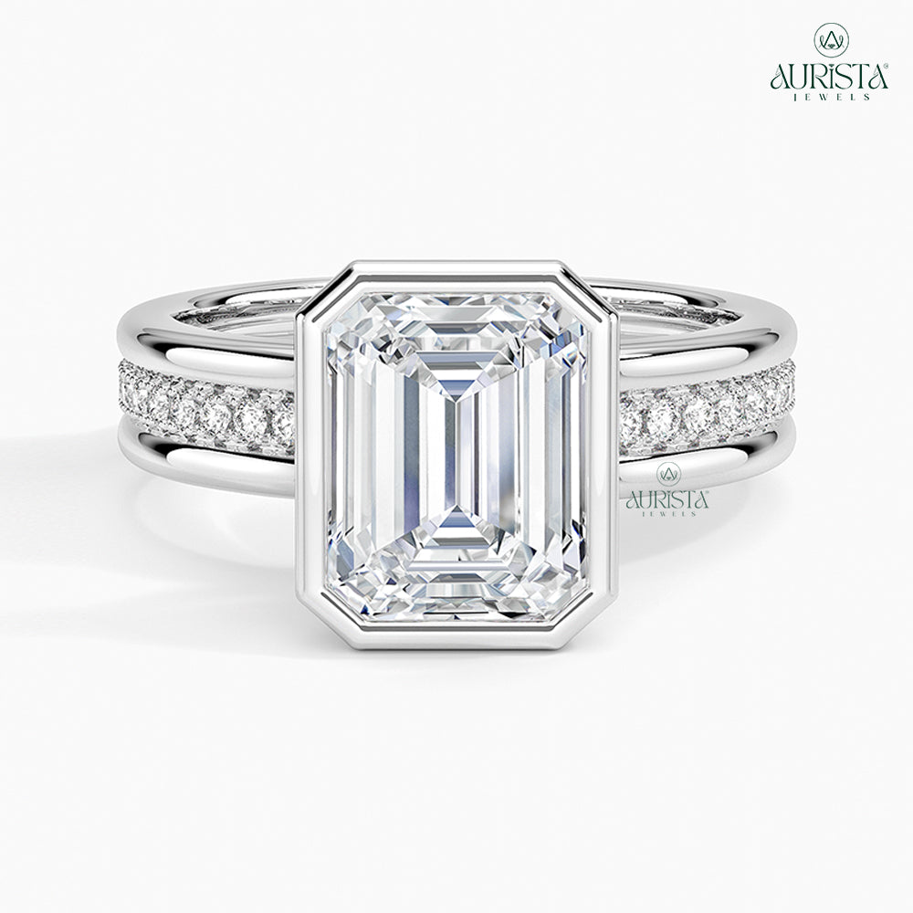 Forever Gleam White Gold Ring with Emerald Diamond