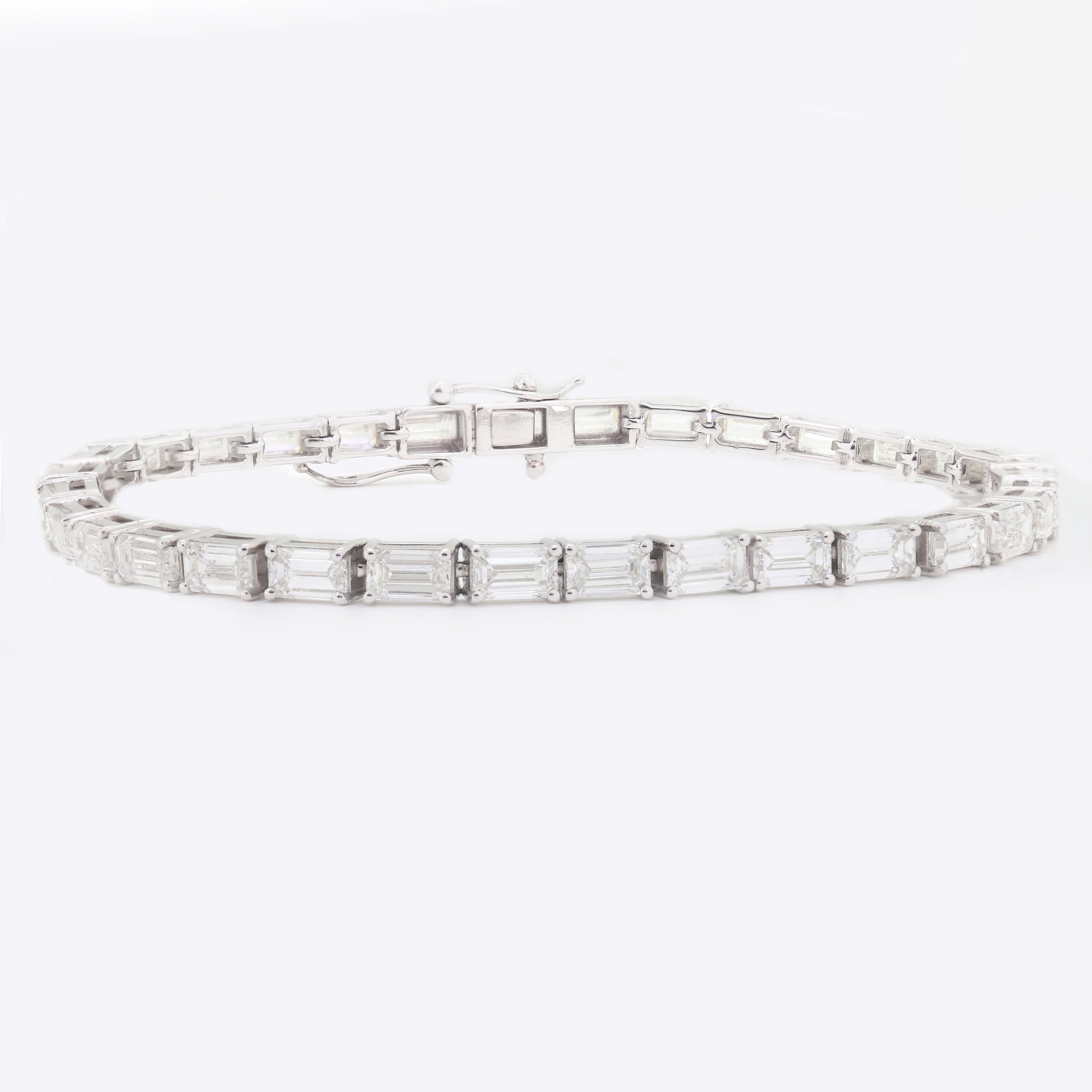 Lightbound Love – White Gold Tennis Bracelet