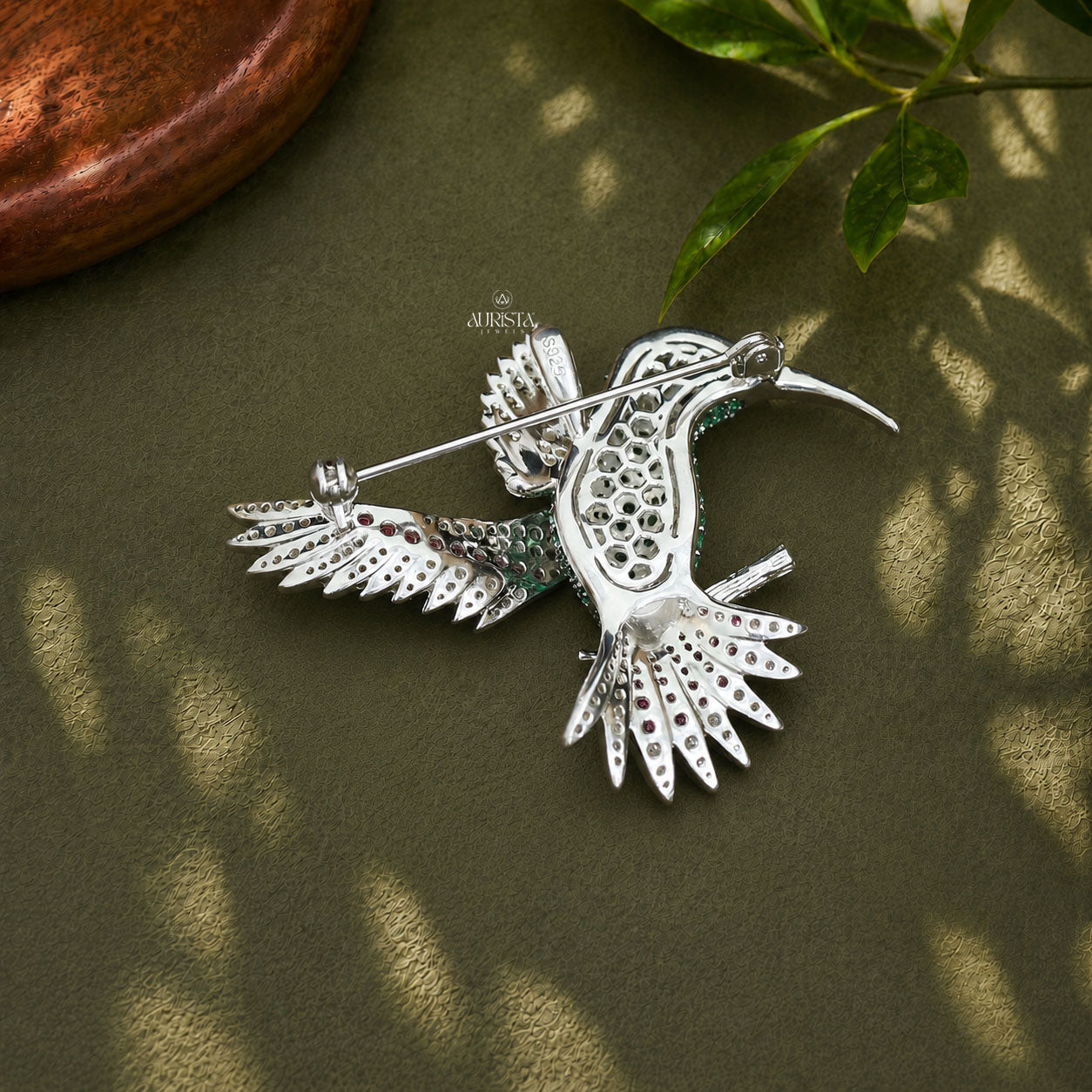 Sparkling Moissanite Hummingbird Brooch - Vibrant Green Gemstone Bird Pin Pendant