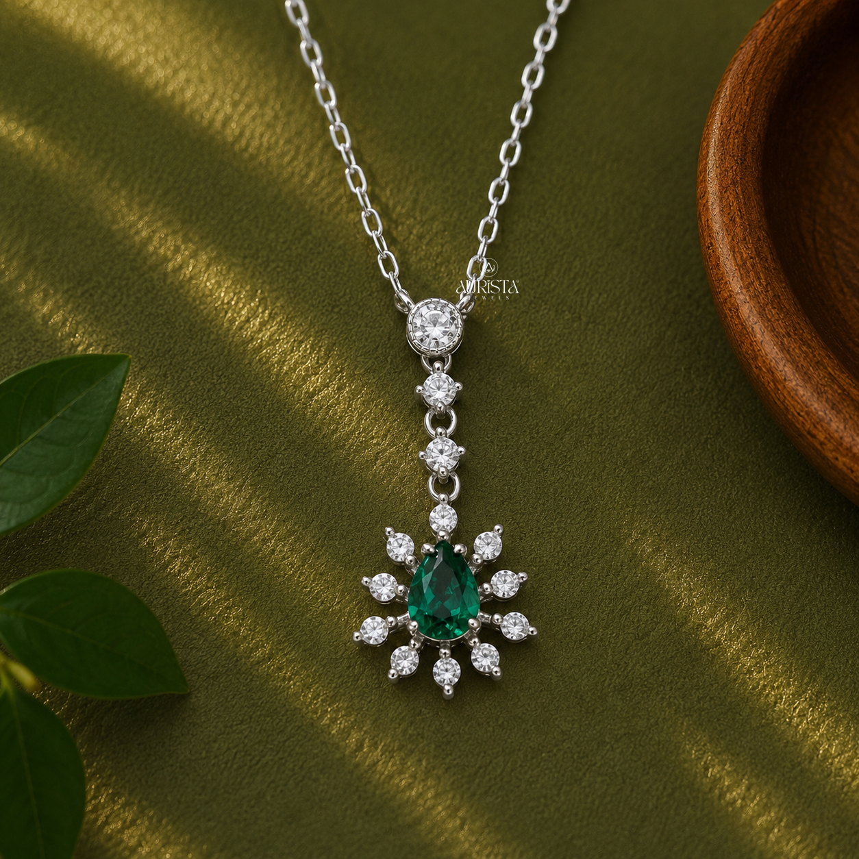 Lab Grown in Diamond Emerald Drop Pendant Starburst Floral Necklace Chic
