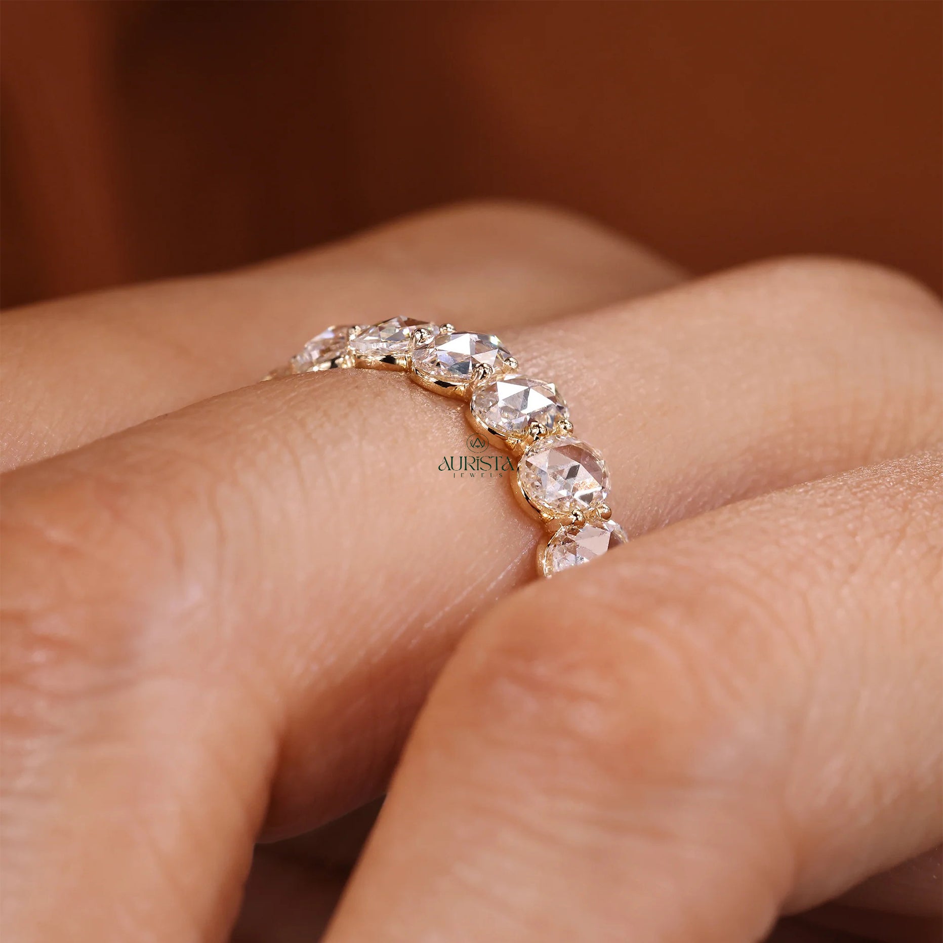 Timeless Glow – Premium Ring with Elegant Diamond