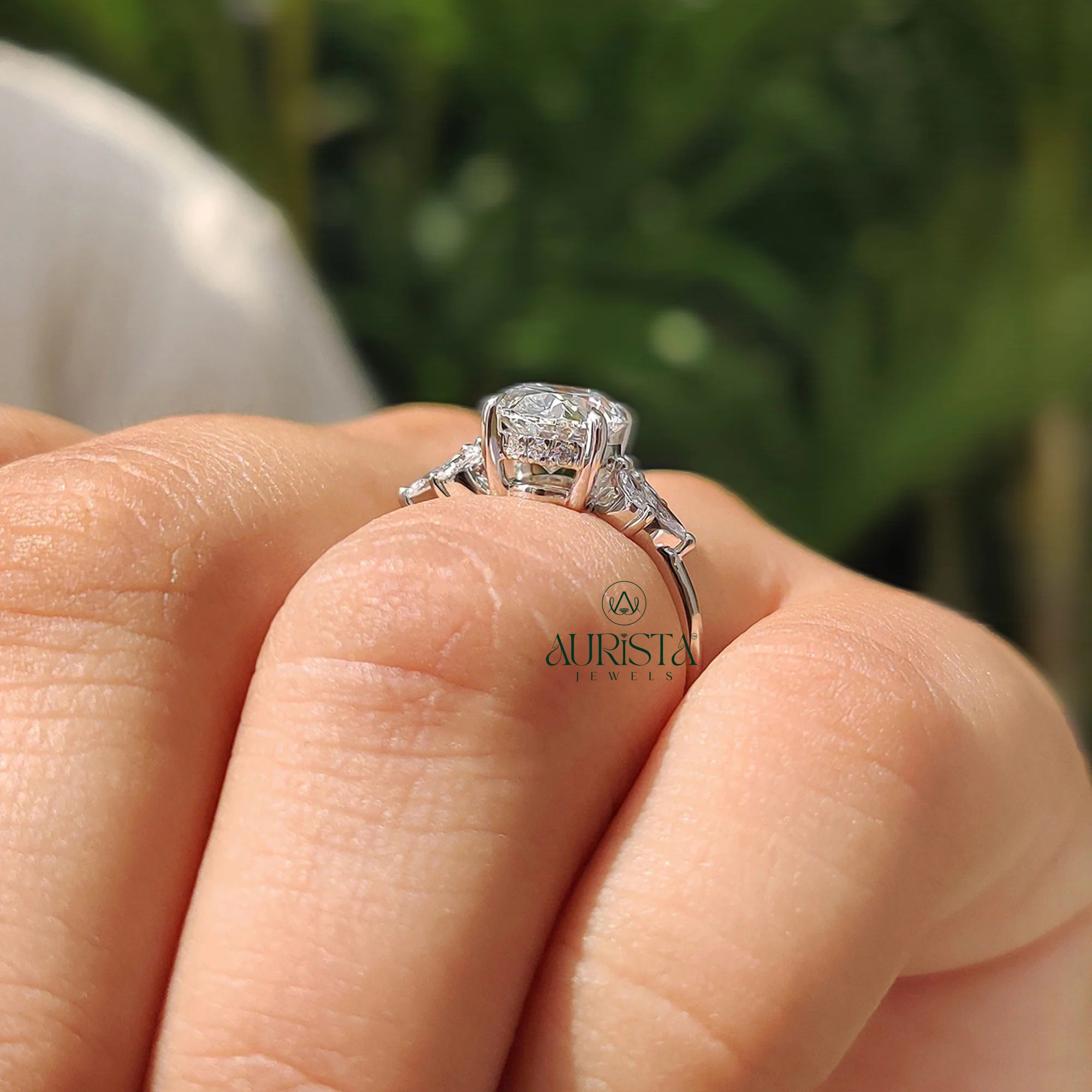 Eternal Sparkle – Classic Elegance with Shining Finish