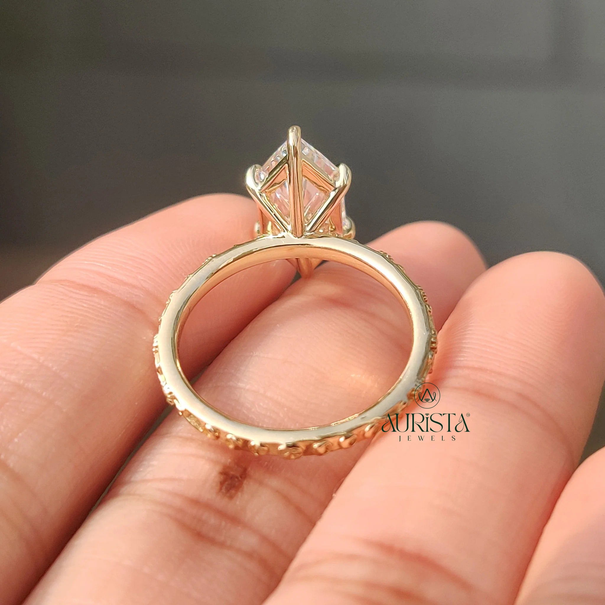 Hexagon Cut Solitaire Diamond Ring with Pure Beauty