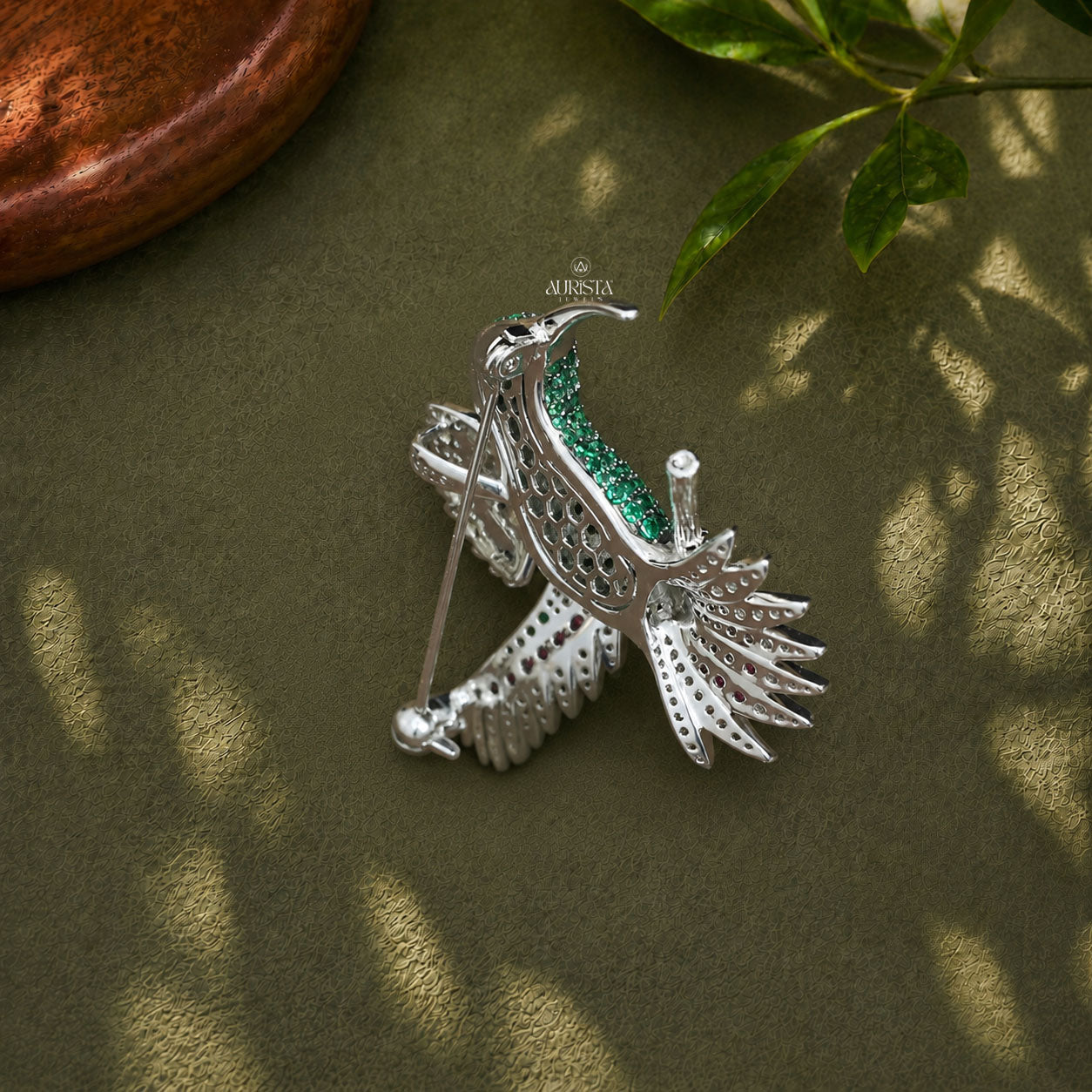 Sparkling Moissanite Hummingbird Brooch - Vibrant Green Gemstone Bird Pin Pendant