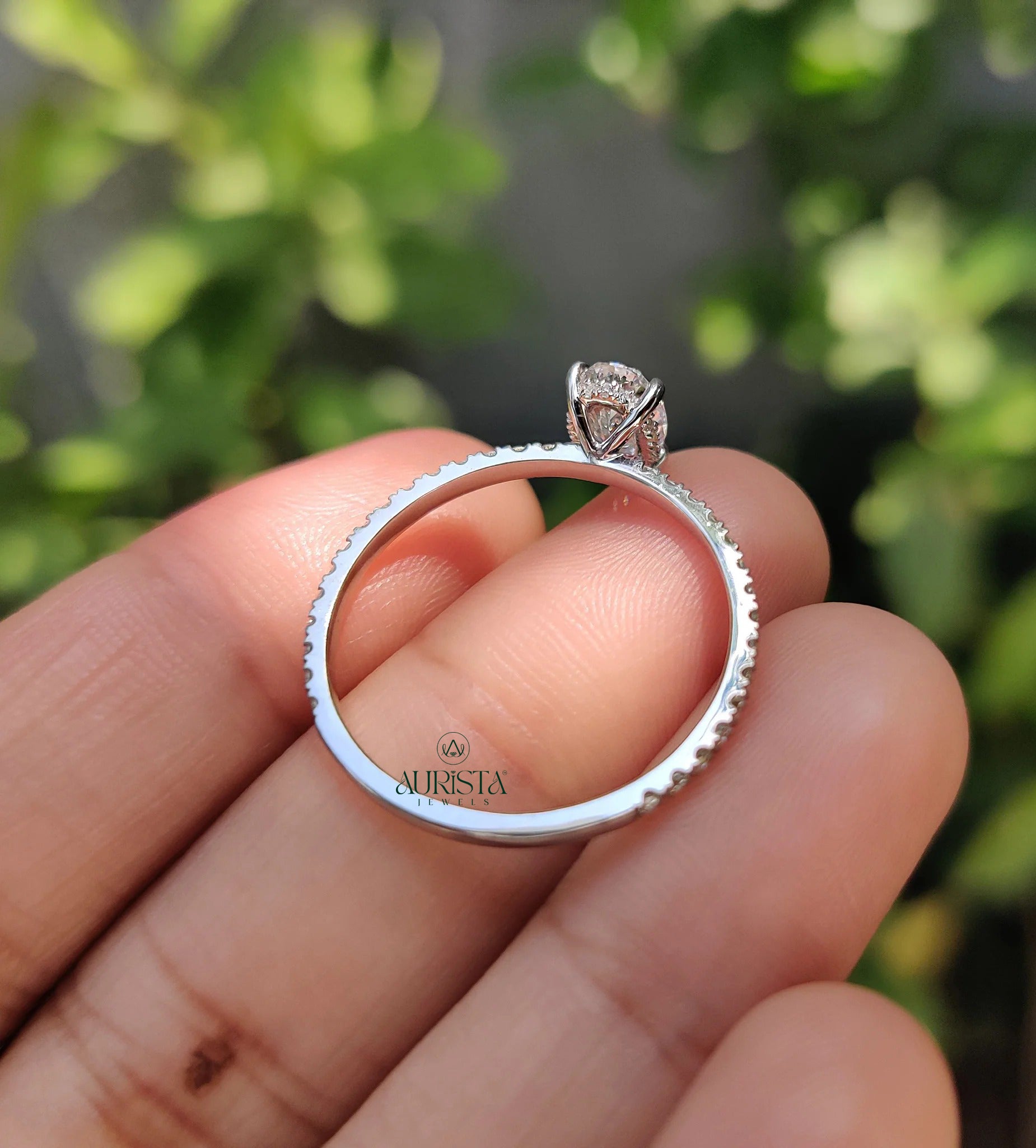Infinite Pave Glow – Luxe Ring with Fine Shine