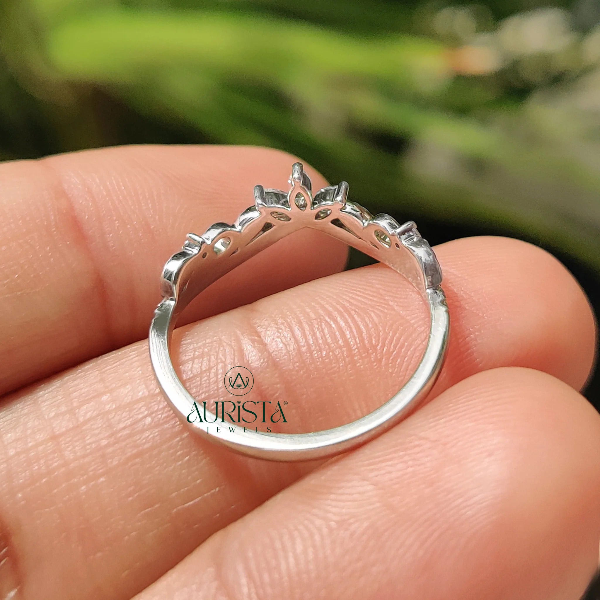 Promise of Shine – Fine Elegance with Sparkling Glow