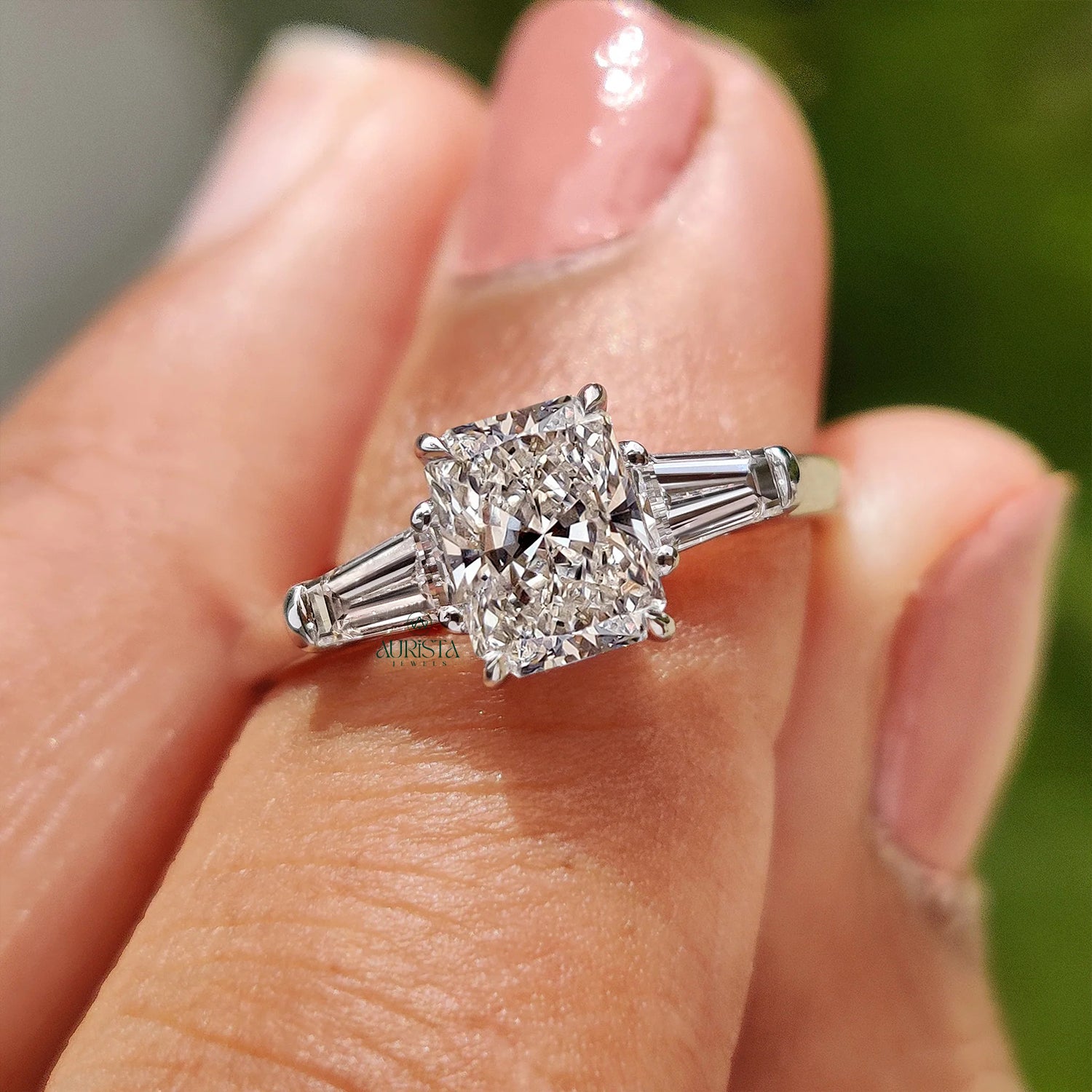 Endless Grace – Luxe Band with Radiant Diamond