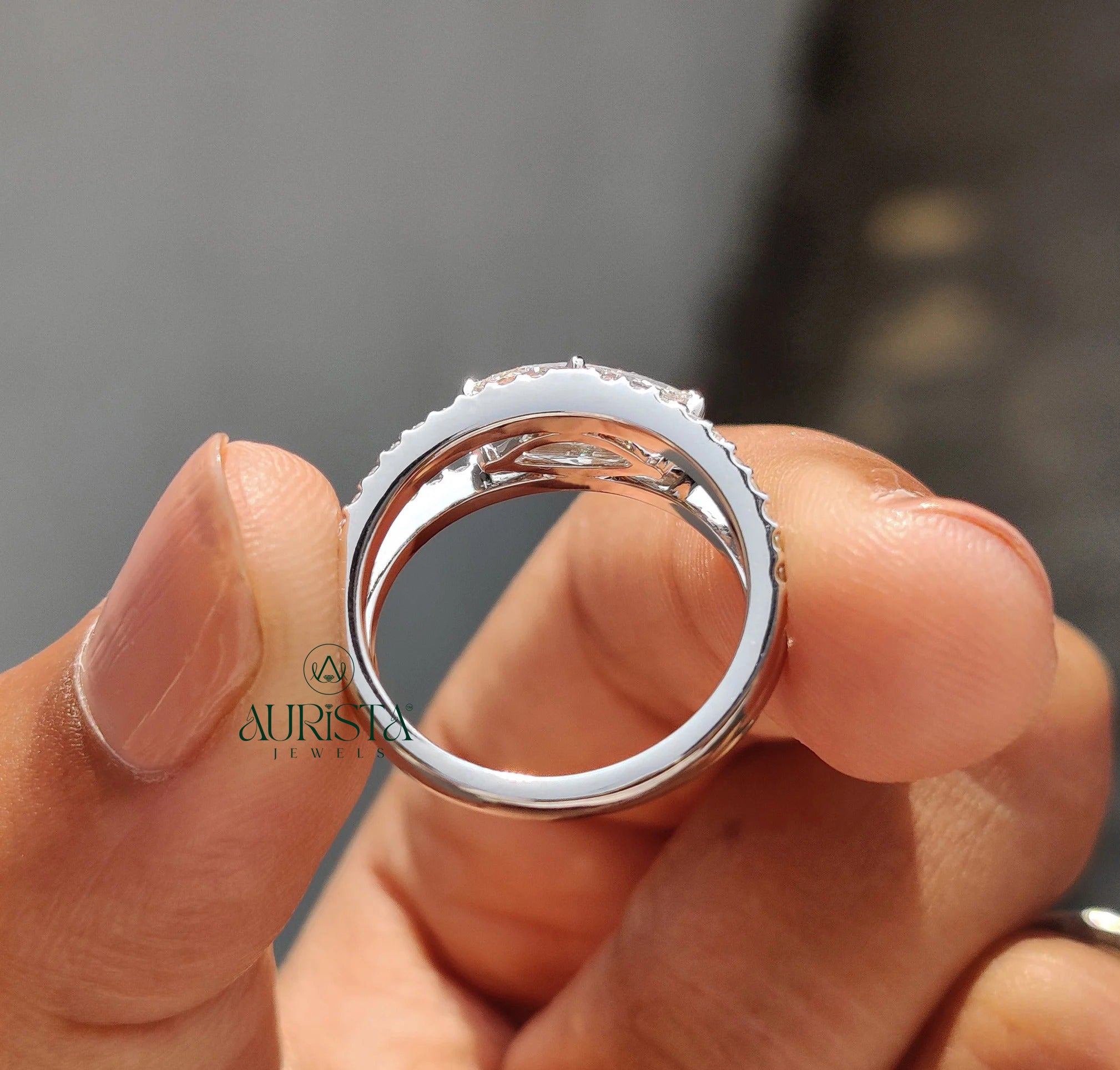 Sacred Pave Glow – Rich Ring with Dazzling Sparkle