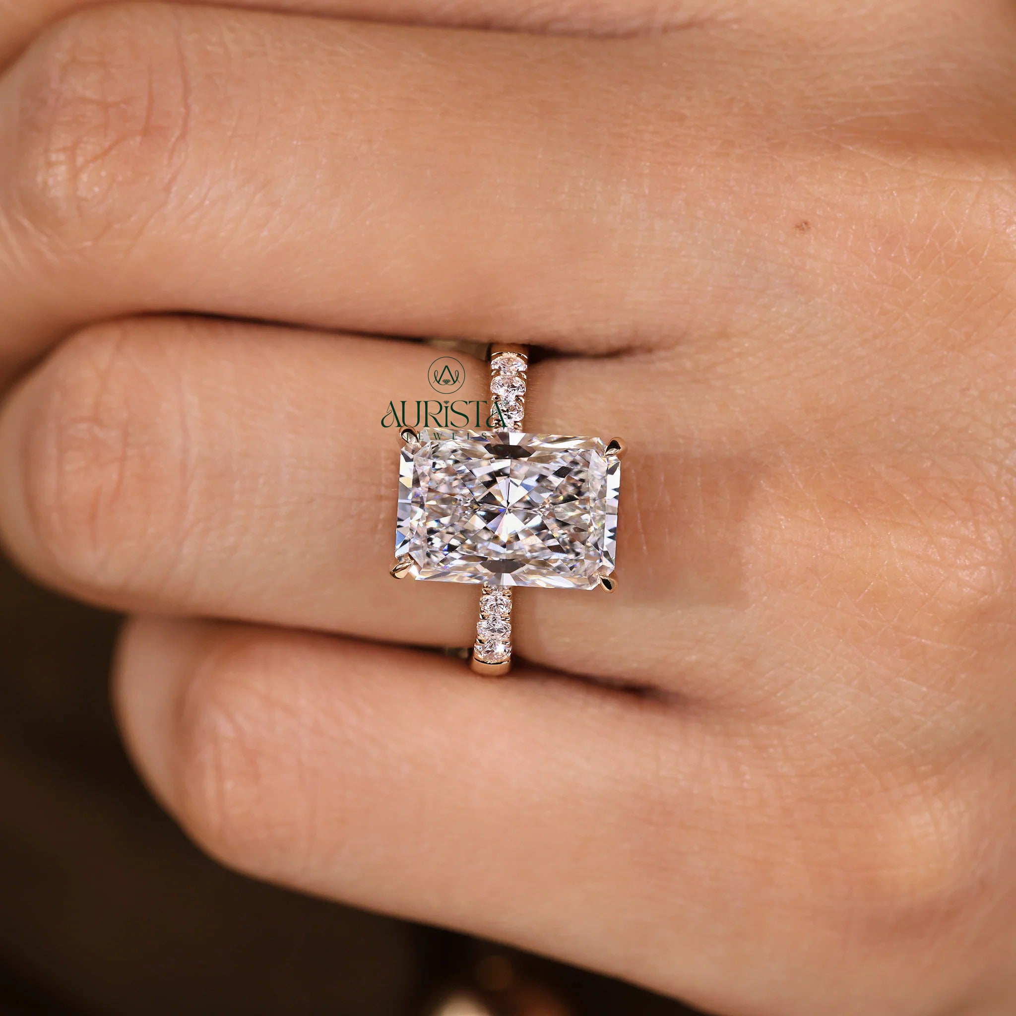 Timeless Pave Shine – Premium Ring with Elegant Glow
