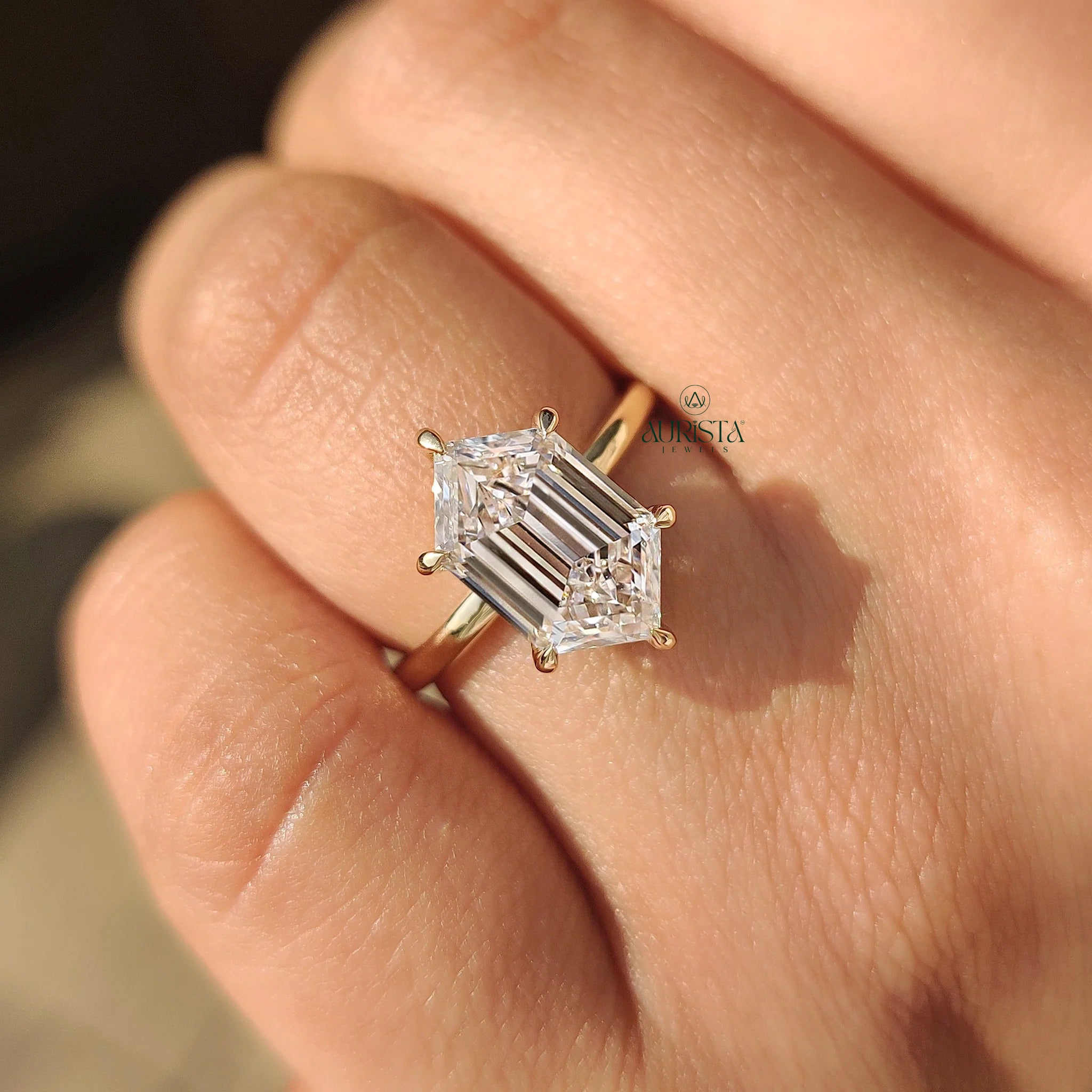 Elegant Solitaire Diamond Ring with Timeless Shine