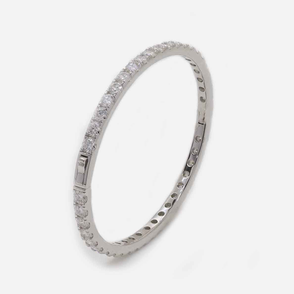 Endless Charm – The Bracelet That Completes Every Look