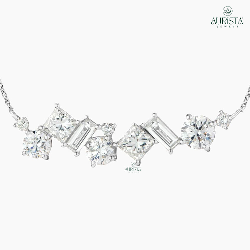 Pure Elegance Round Brilliant Pendant in White Gold