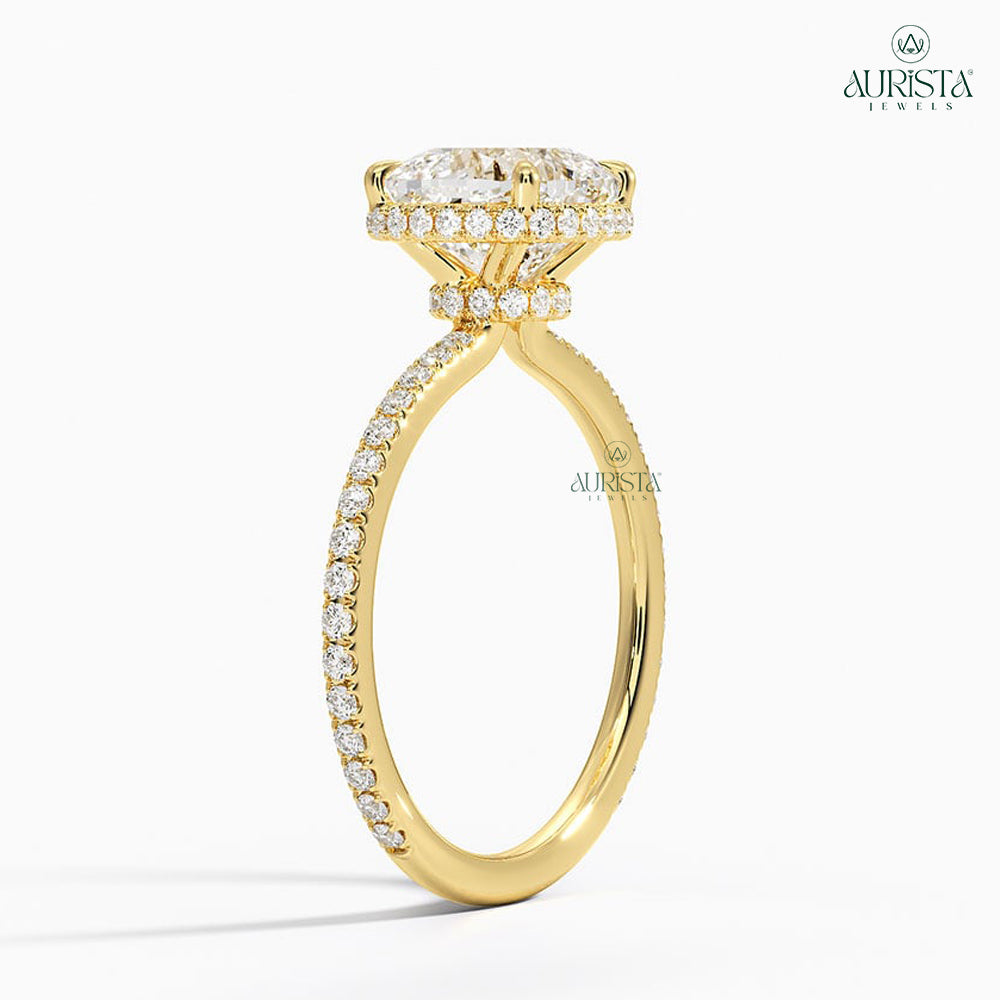 Shine Eternal Yellow Gold Ring with Cushion Diamond