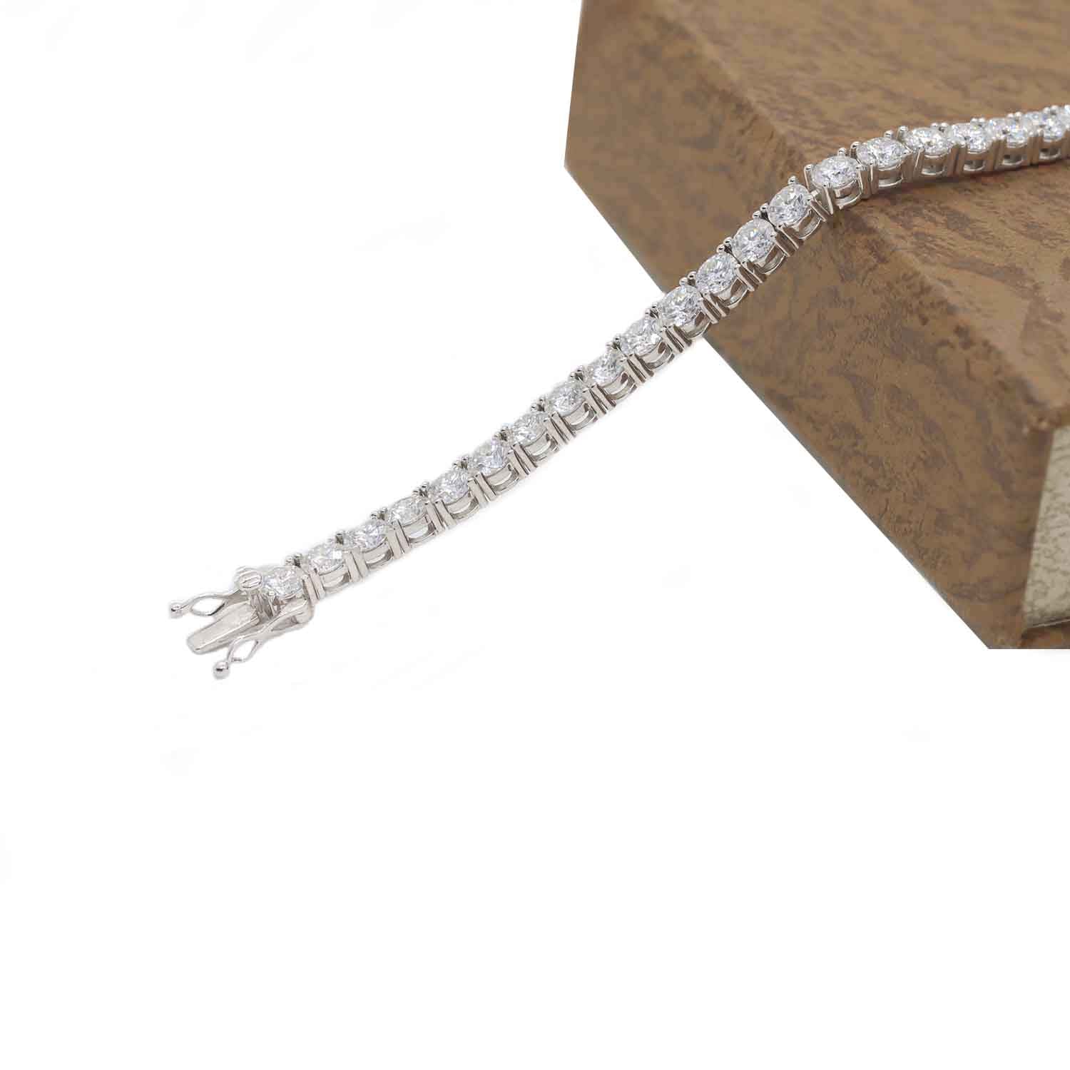 Forever in Style – The Iconic Diamond Tennis Bracelet