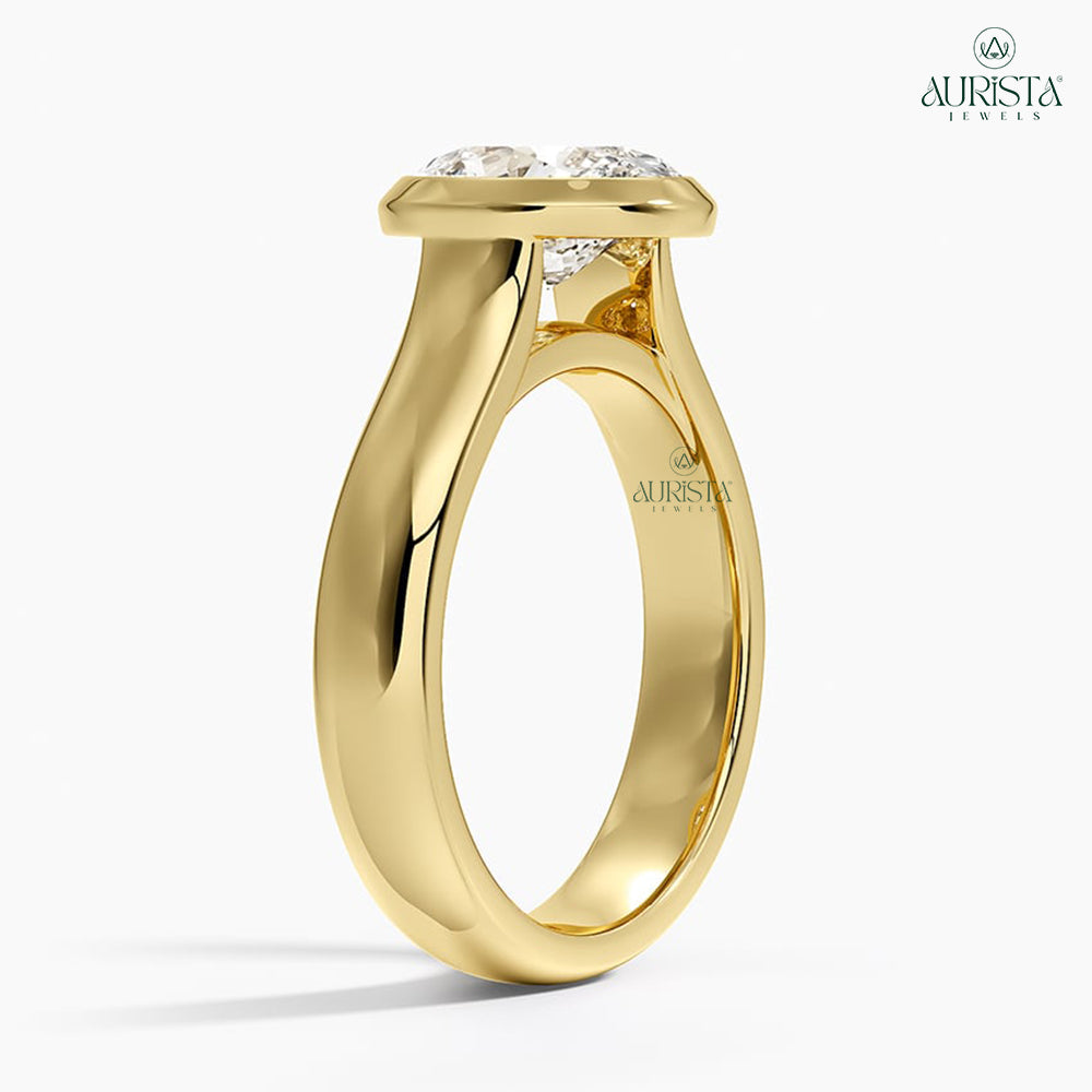 Infinite Shine Yellow Gold Ring with Oval Diamond