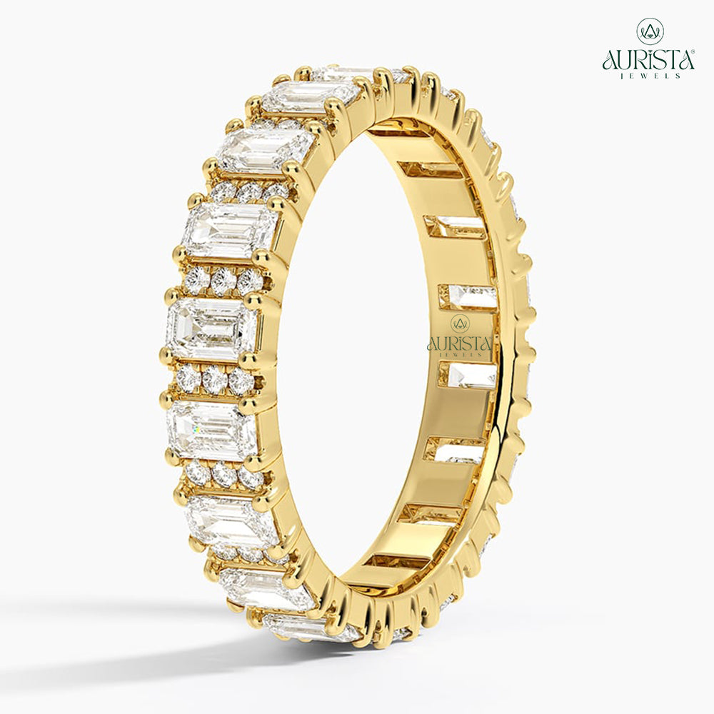 Shine Forever Yellow Gold Band with Round Diamond