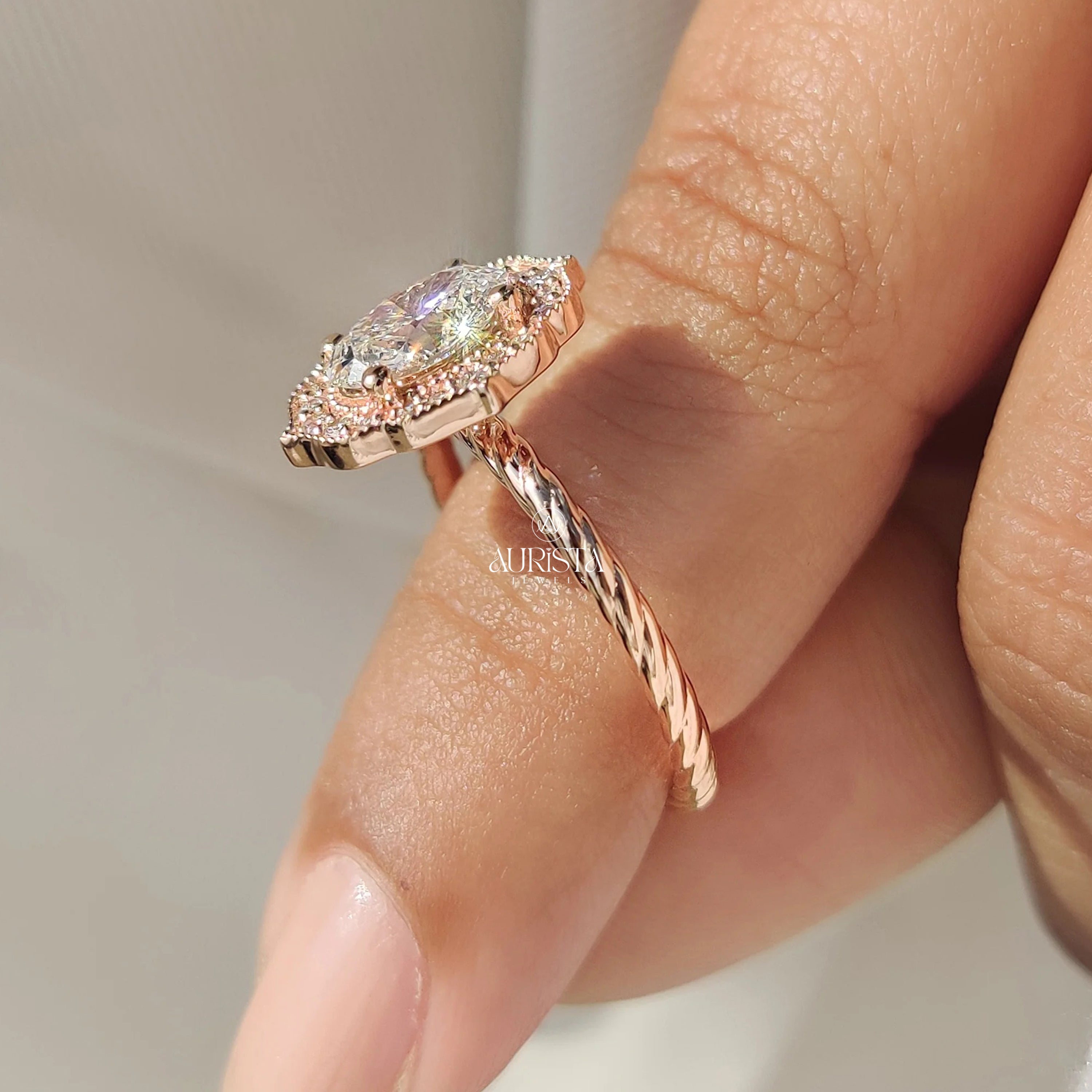 Luxury Wrapped in Oval Brilliance 💎