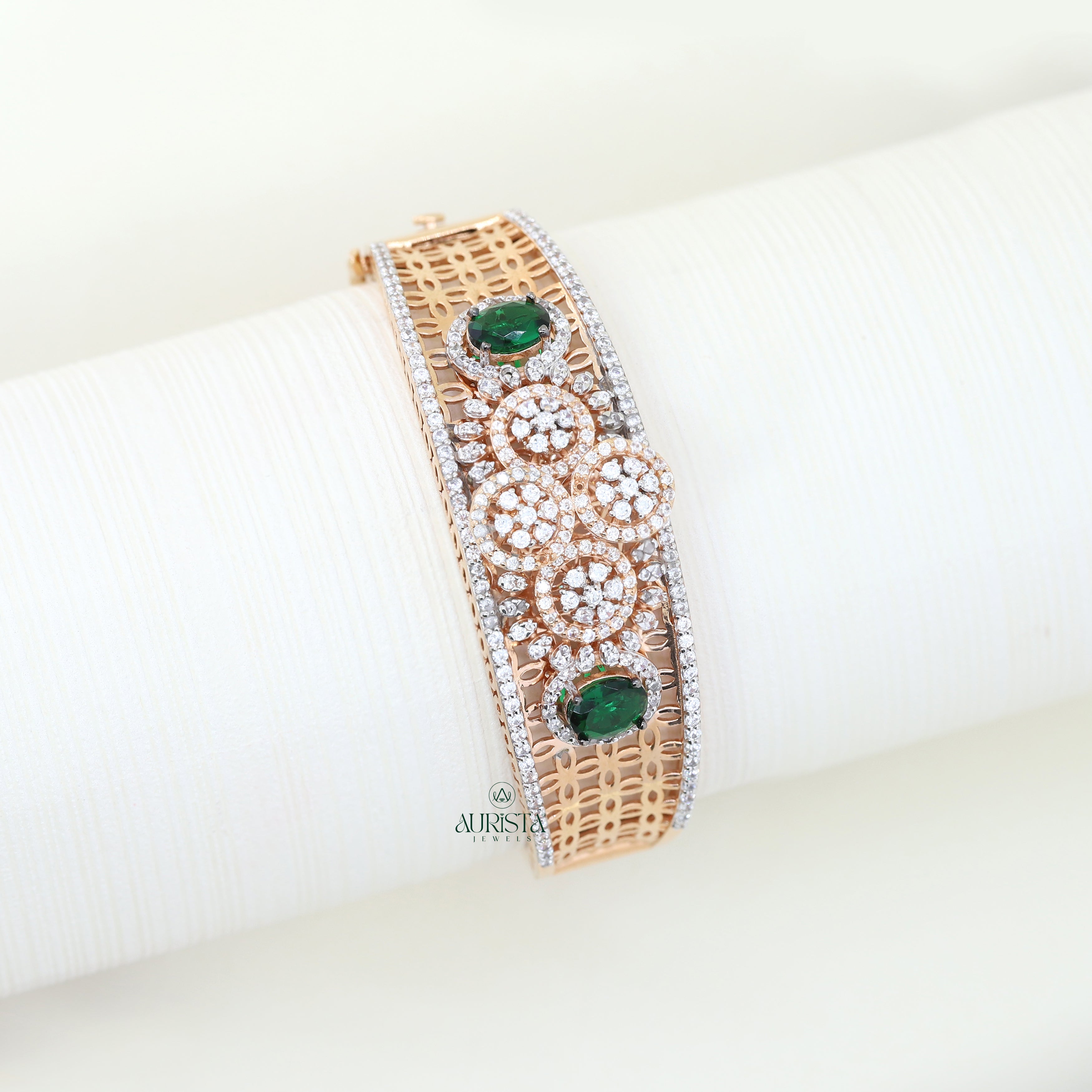 Fine Jewelry Green Oval Bracelet with Brilliant Round Diamond Style