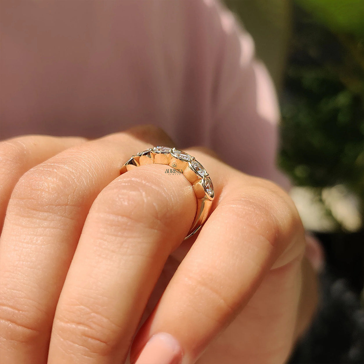 Bound in Glow – Premium Charm with Brilliant Spark