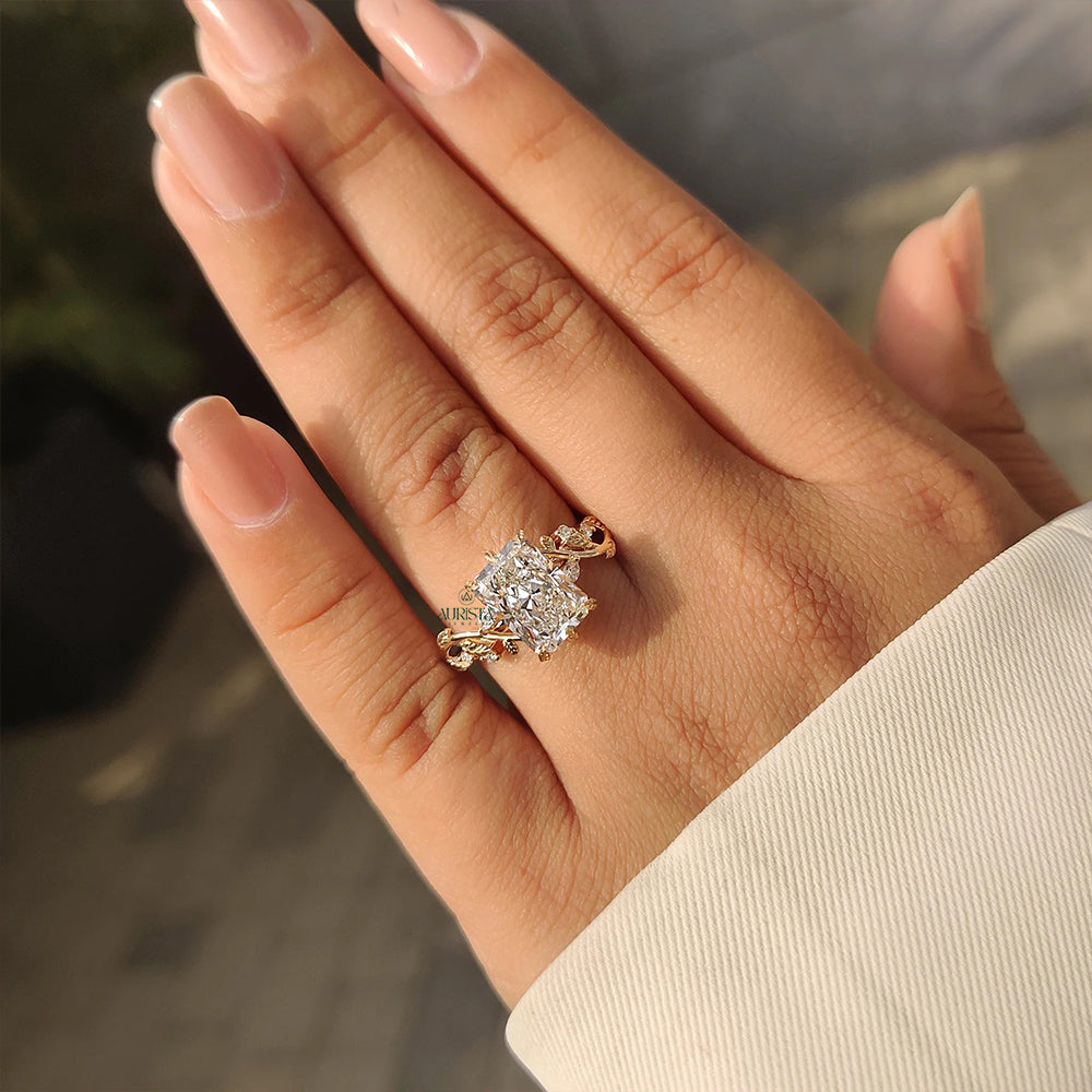 Infinite Grace – Yellow Gold Ring with Radiant Diamond