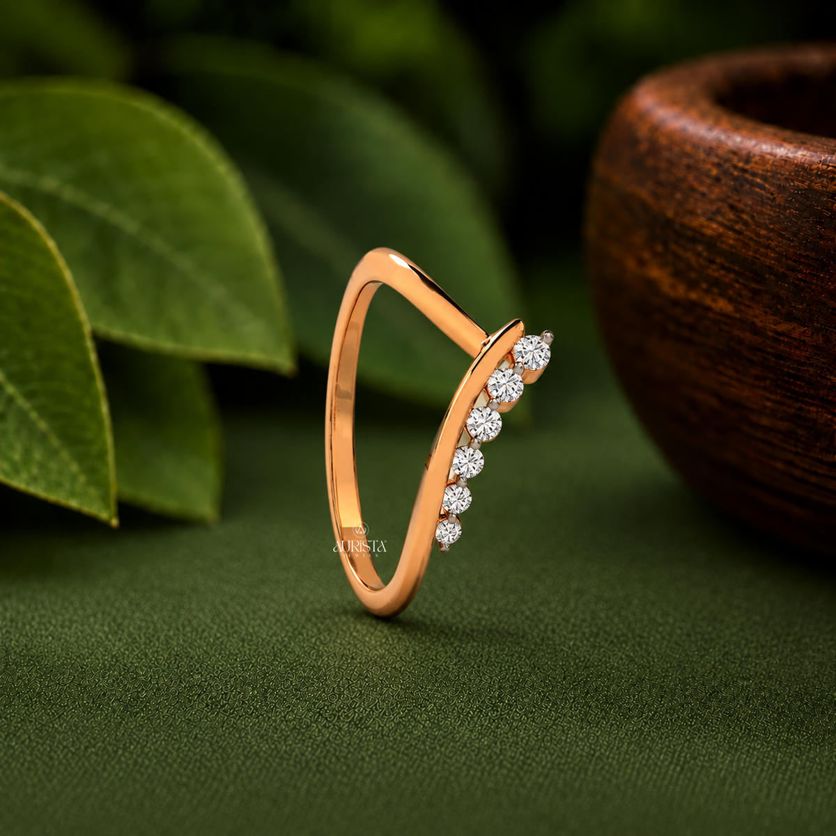 Round Moissanite Diamond Curved Ring in Gold | Elegant Modern Minimalist Jewelry