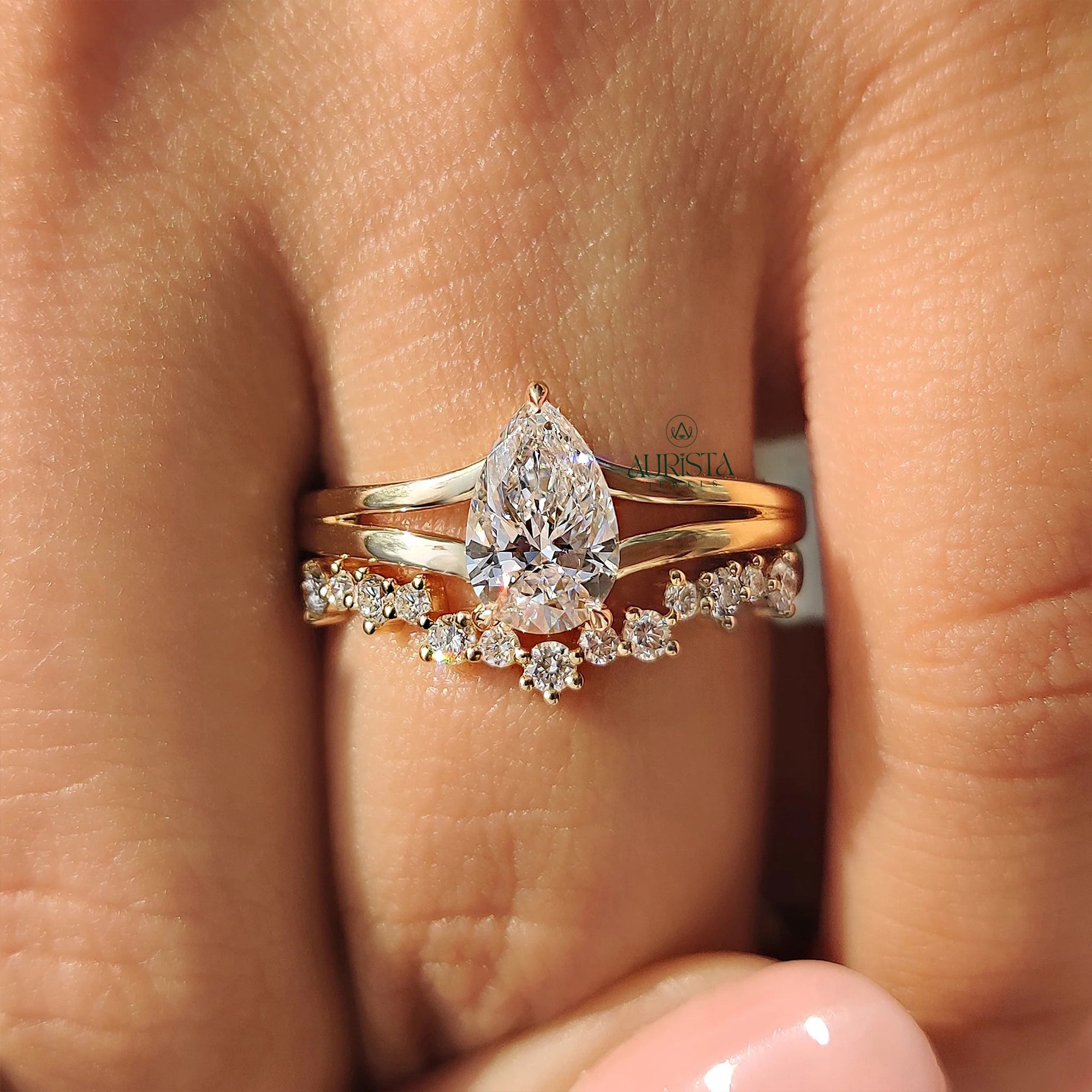 The Empress Pear: Hidden Halo Tiara Bridal Set