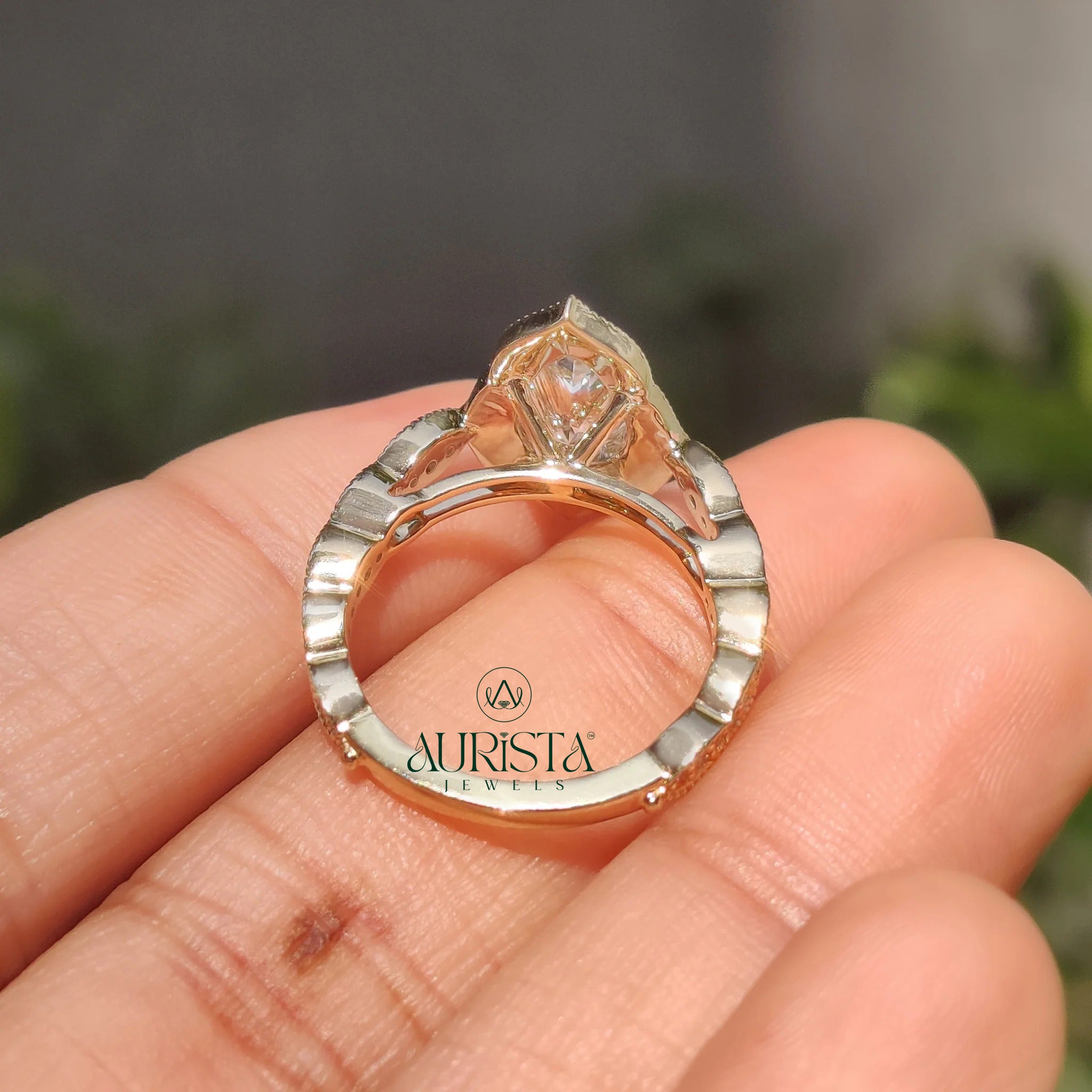 Dreamy Pear Halo Ring with Elegant Diamond Glow