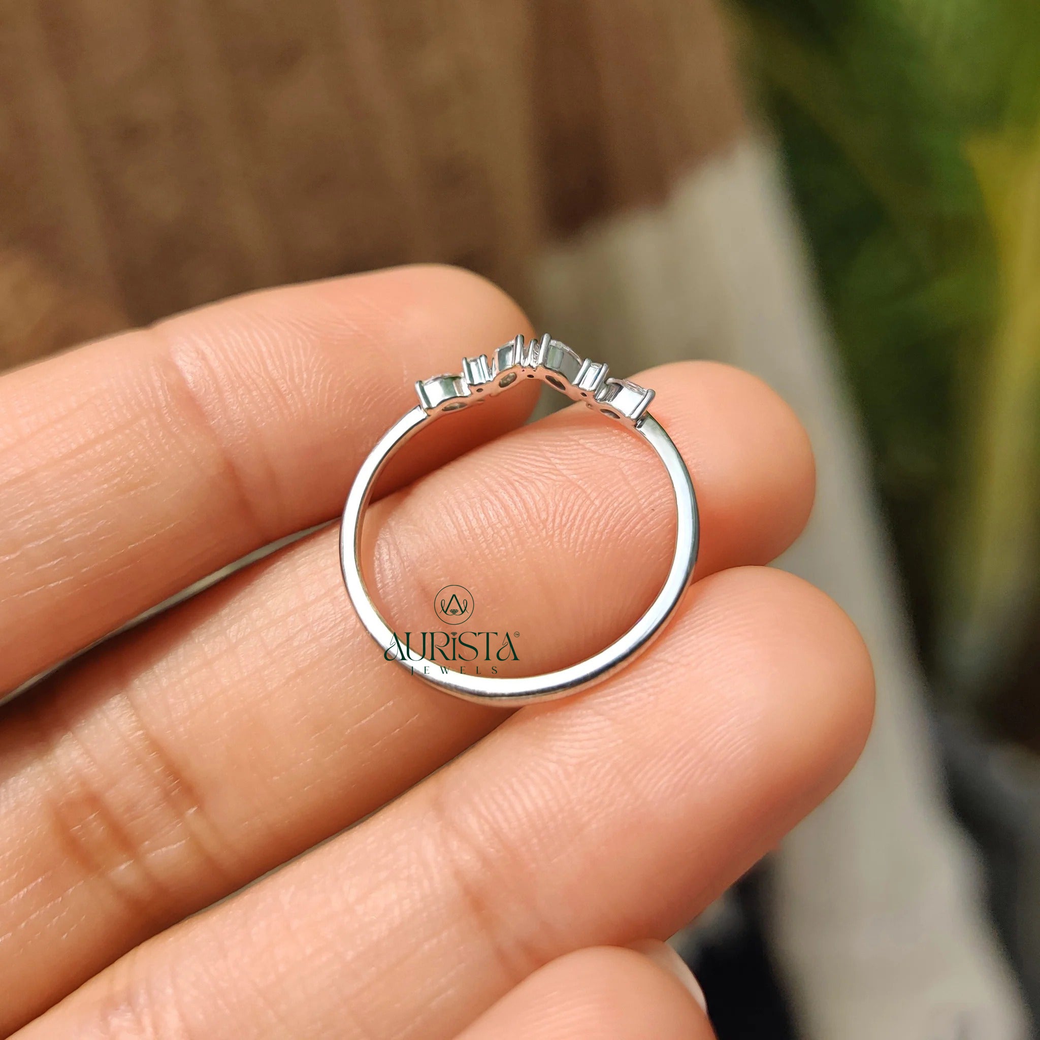 Forever Grace – Classic Ring with Sparkling Diamond
