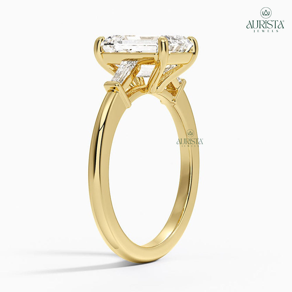 Cherished Sparkle Yellow Gold Ring with Emerald Diamond