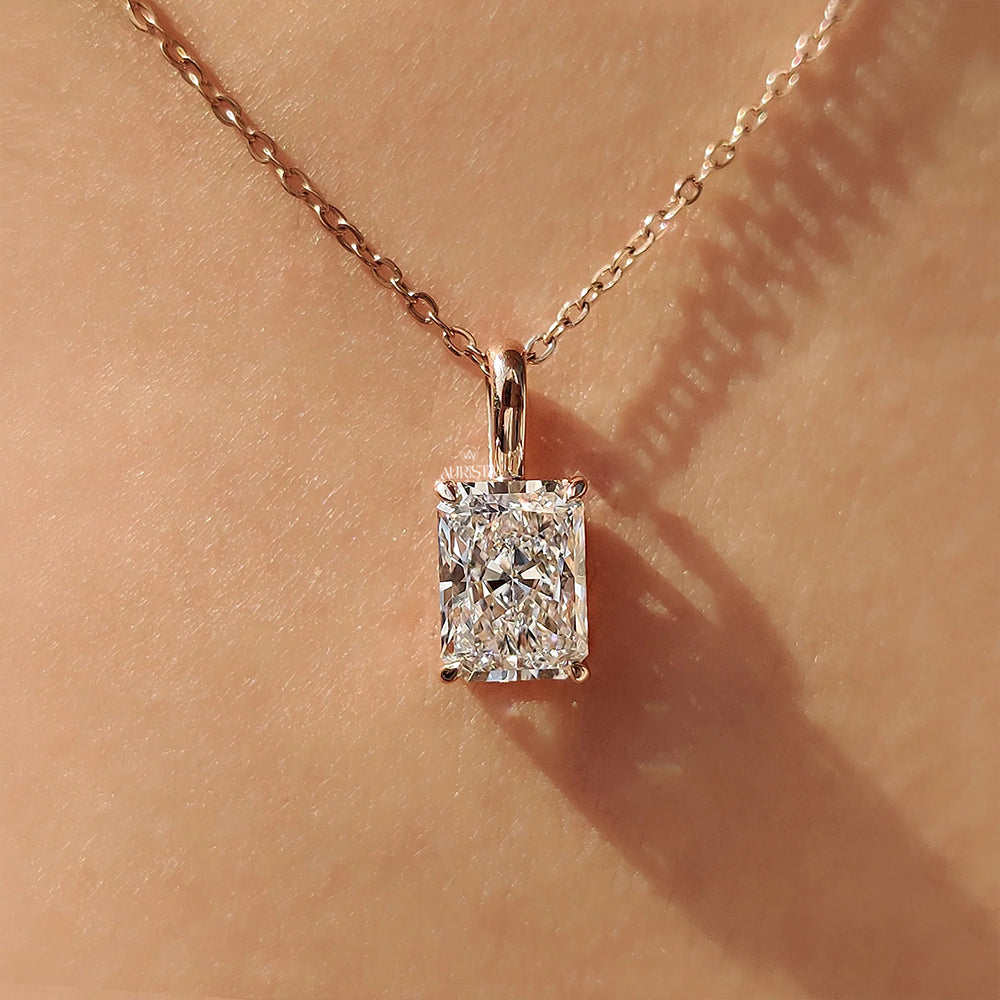 Luminous Charm Radinat Diamond Pendant in Gold