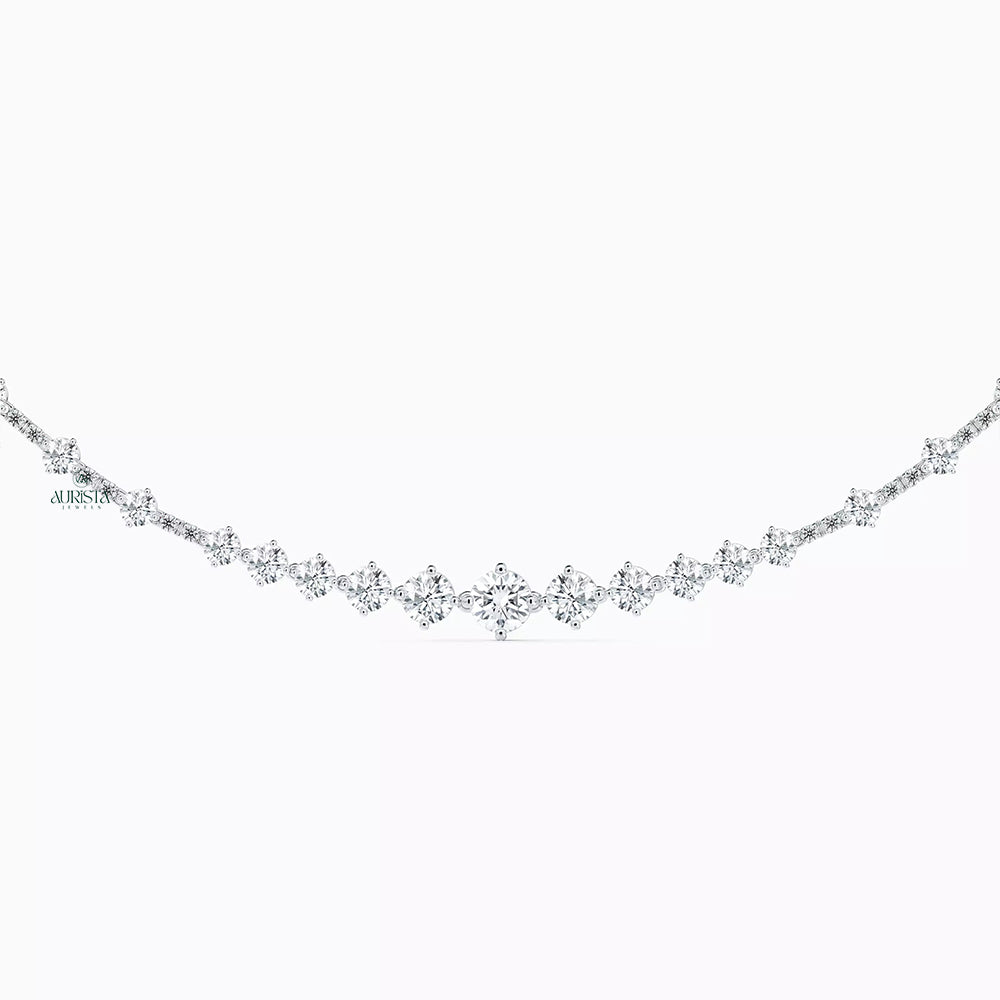 Starry Glow Round Diamond Necklace in Gold