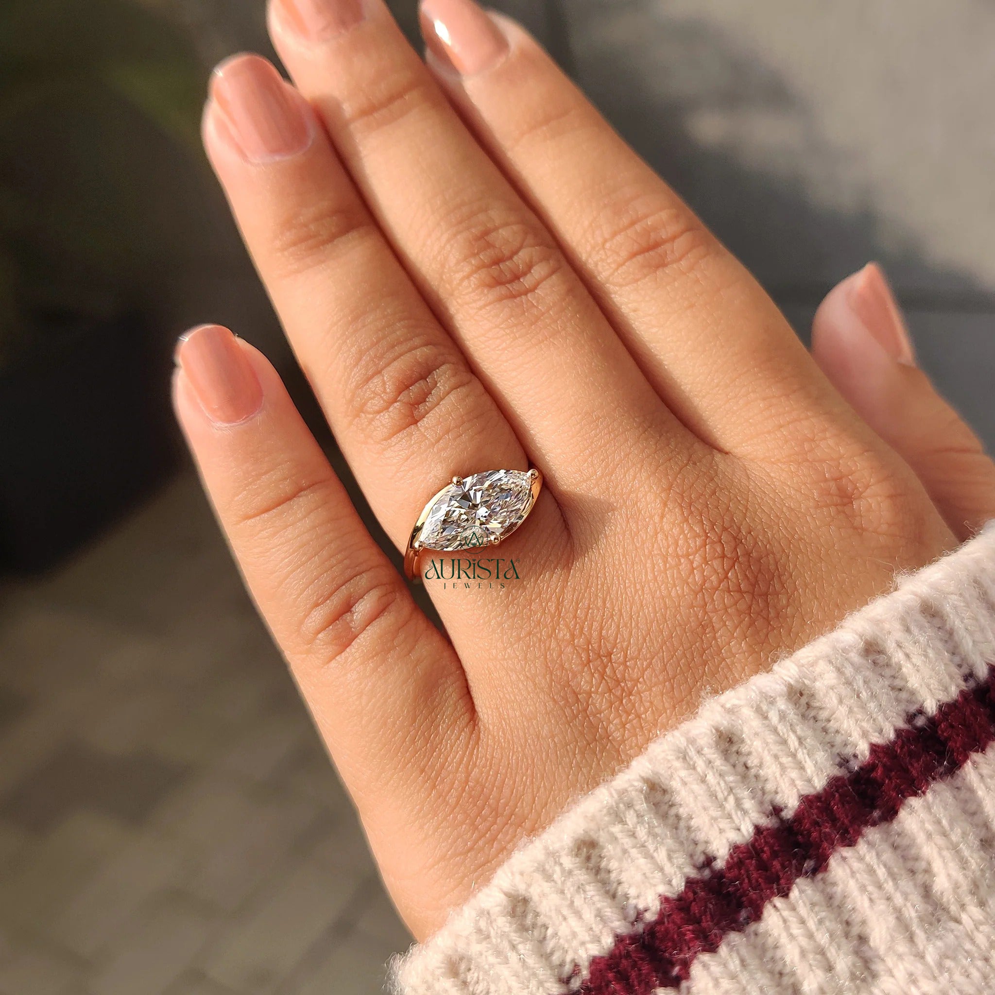 Graceful Solitaire Ring with Fine Craftsmanship